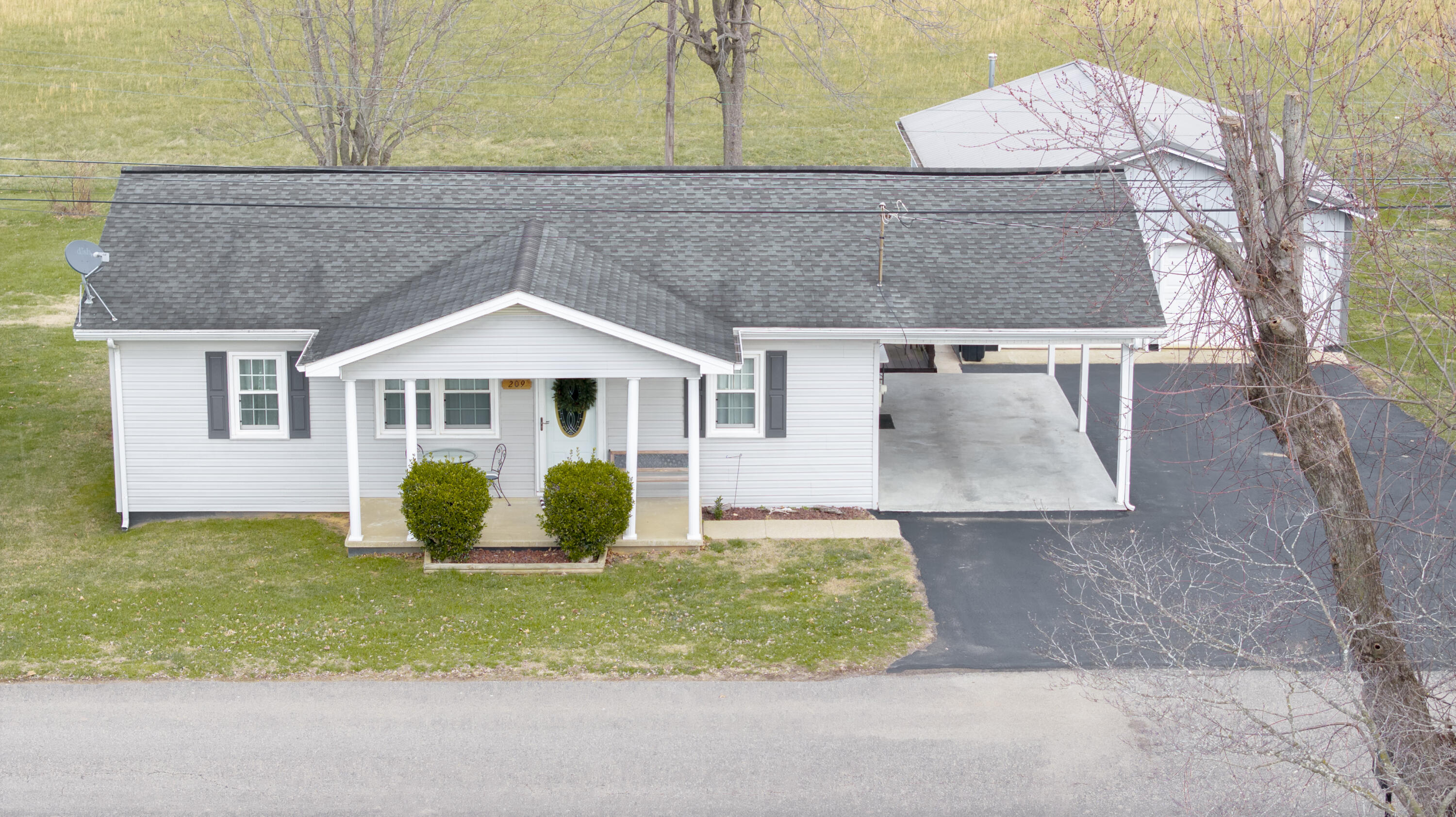 209 Tate Drive Property Photo 16