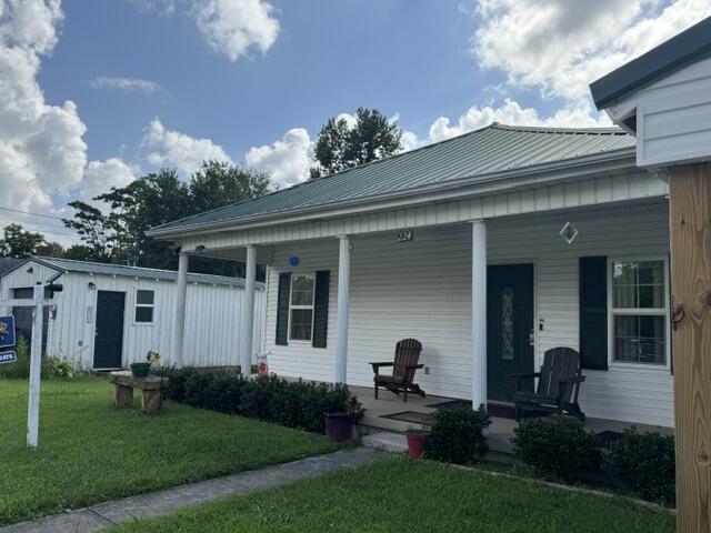 224 S Main Property Photo 3