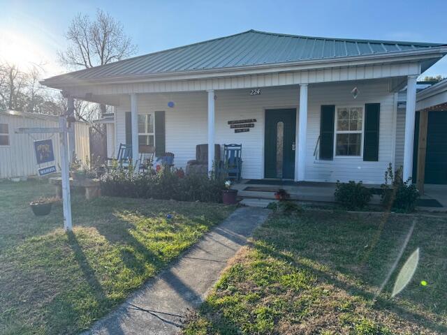 224 S Main Property Photo 5