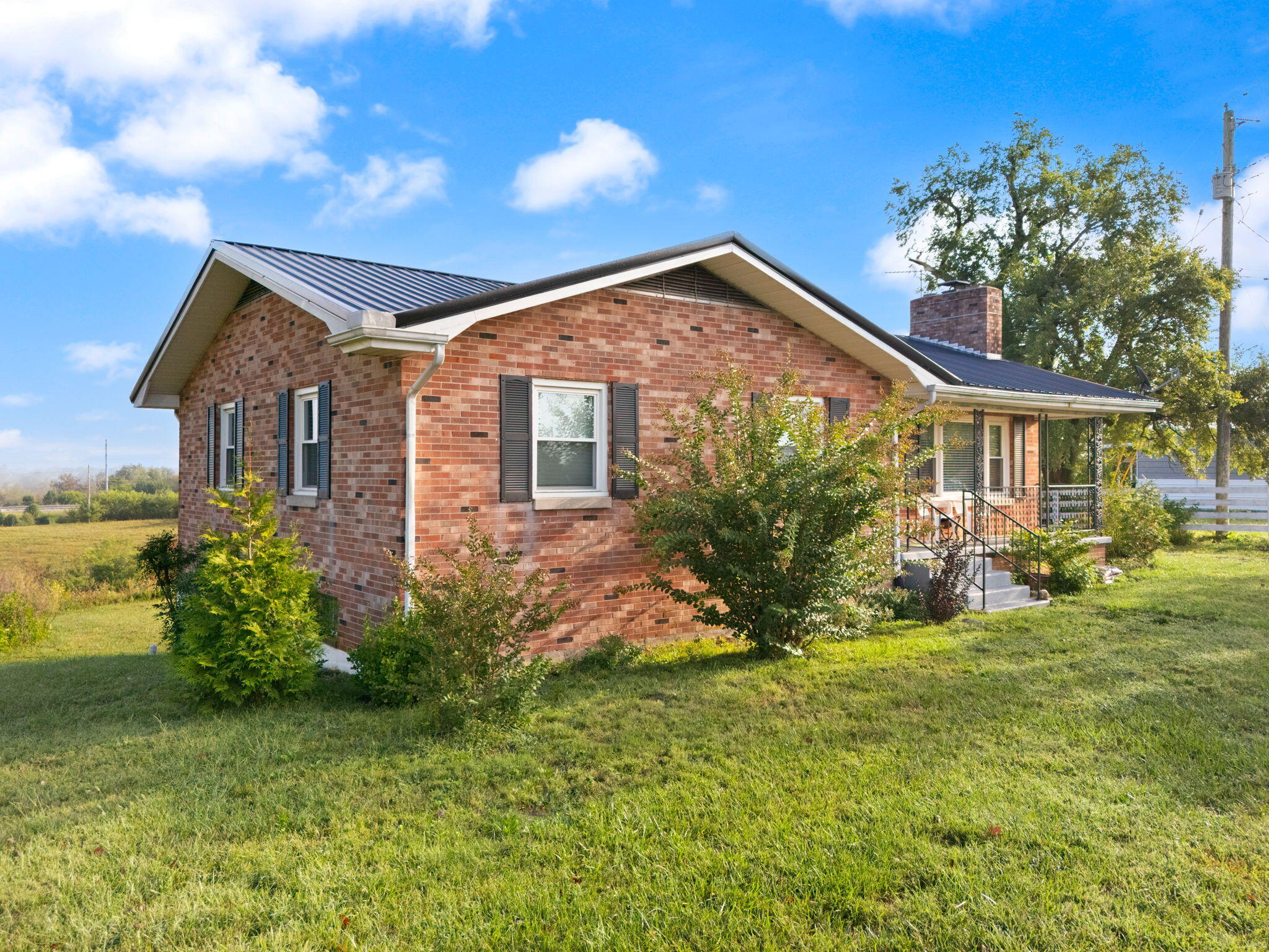 2289 Catalpa Loop Road Property Photo 3