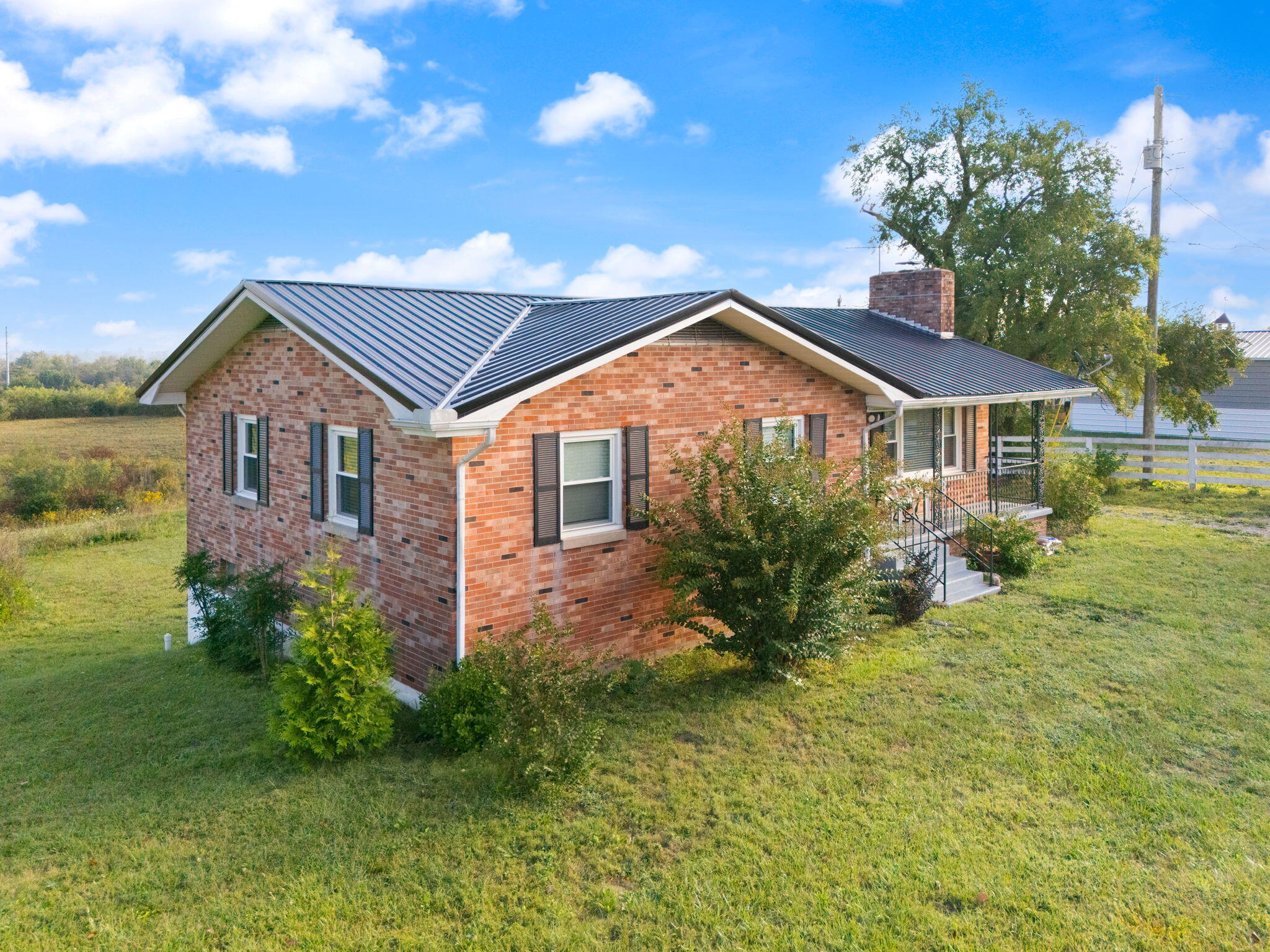 2289 Catalpa Loop Road Property Photo 6