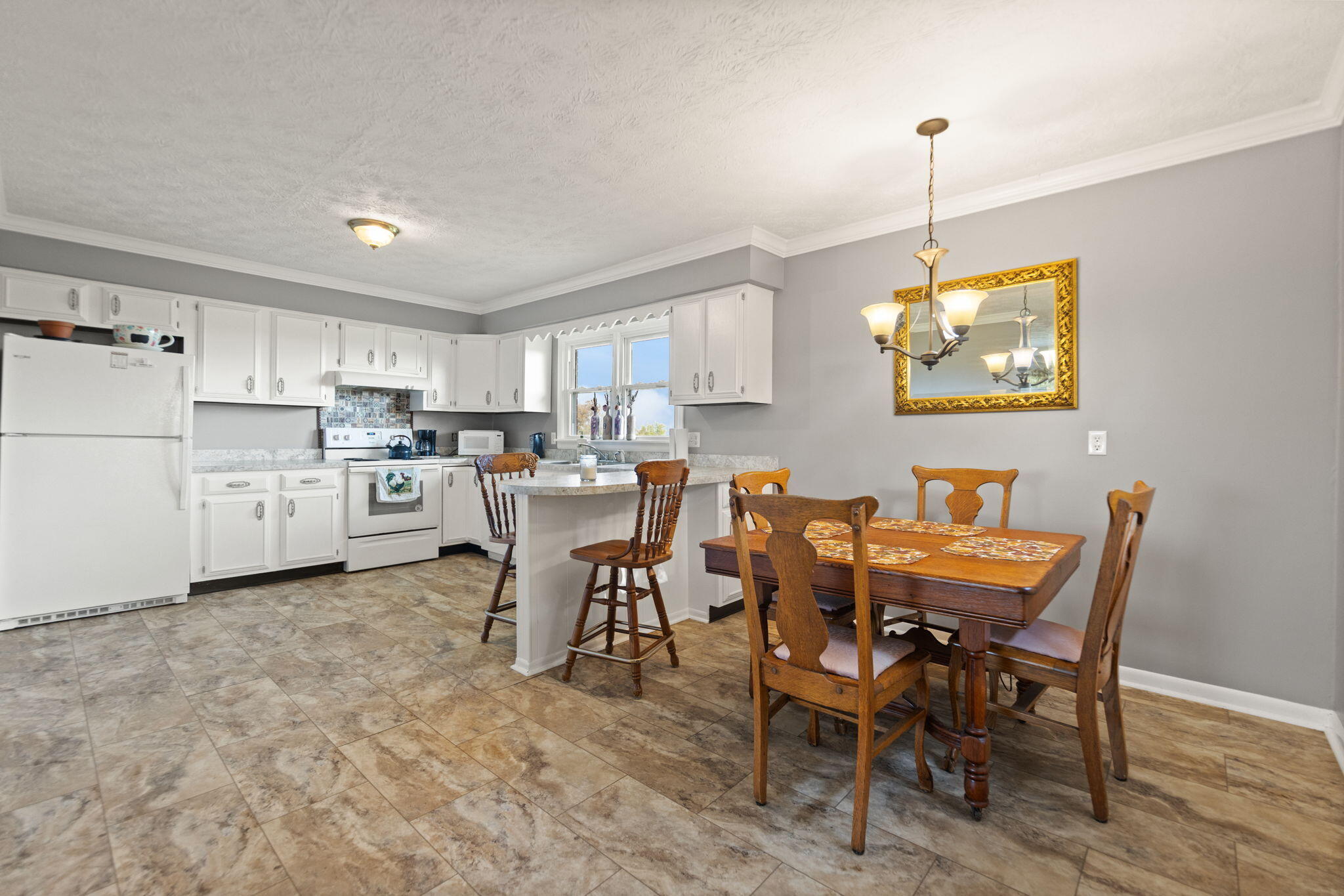 2289 Catalpa Loop Road Property Photo 12