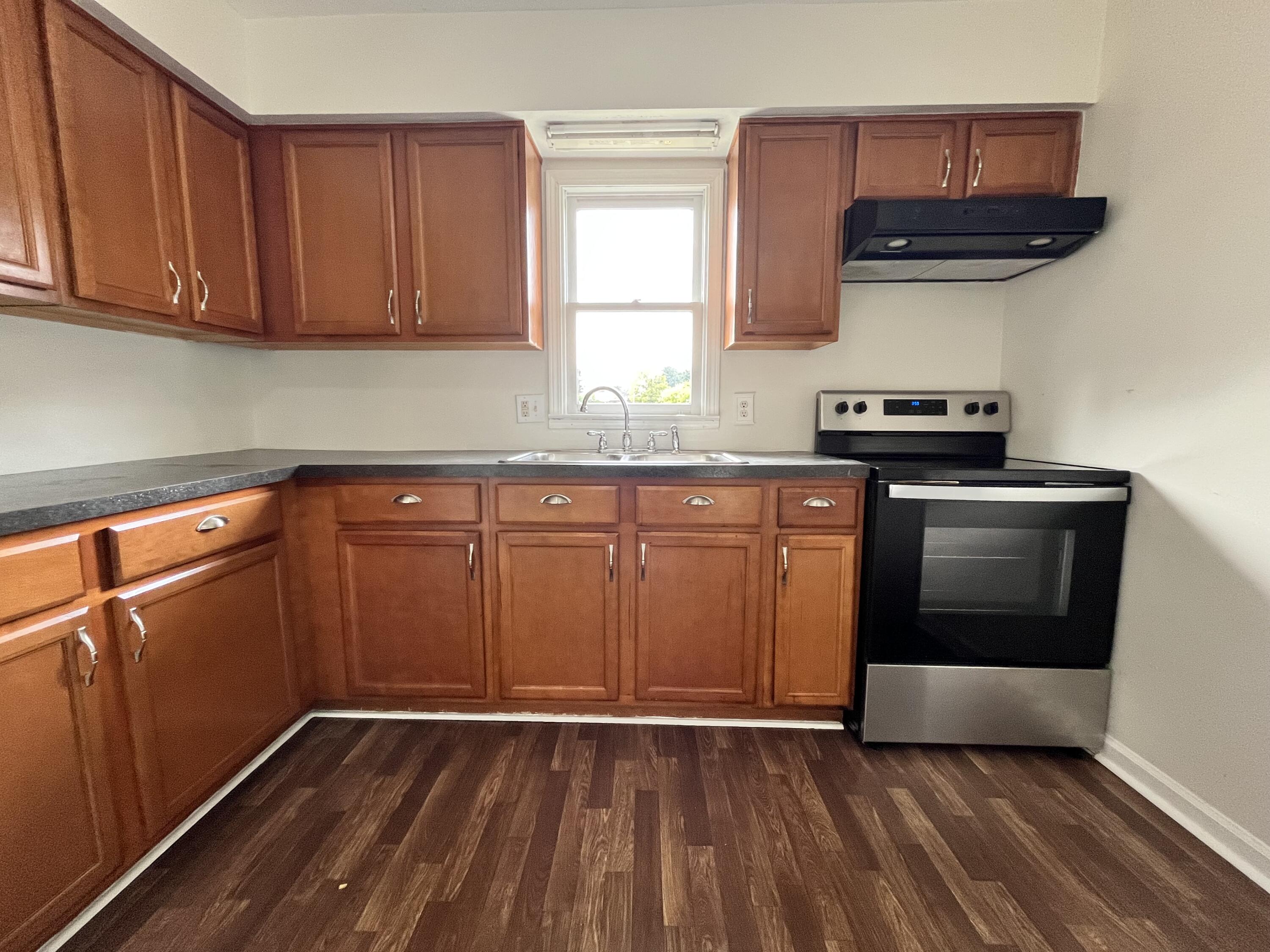 4016 Berea Road Property Photo 11