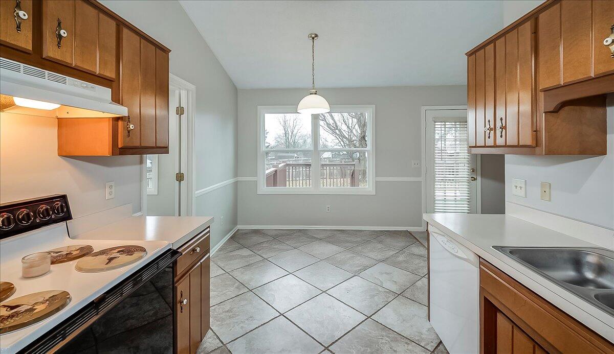 220 Finish Line Way Property Photo 6