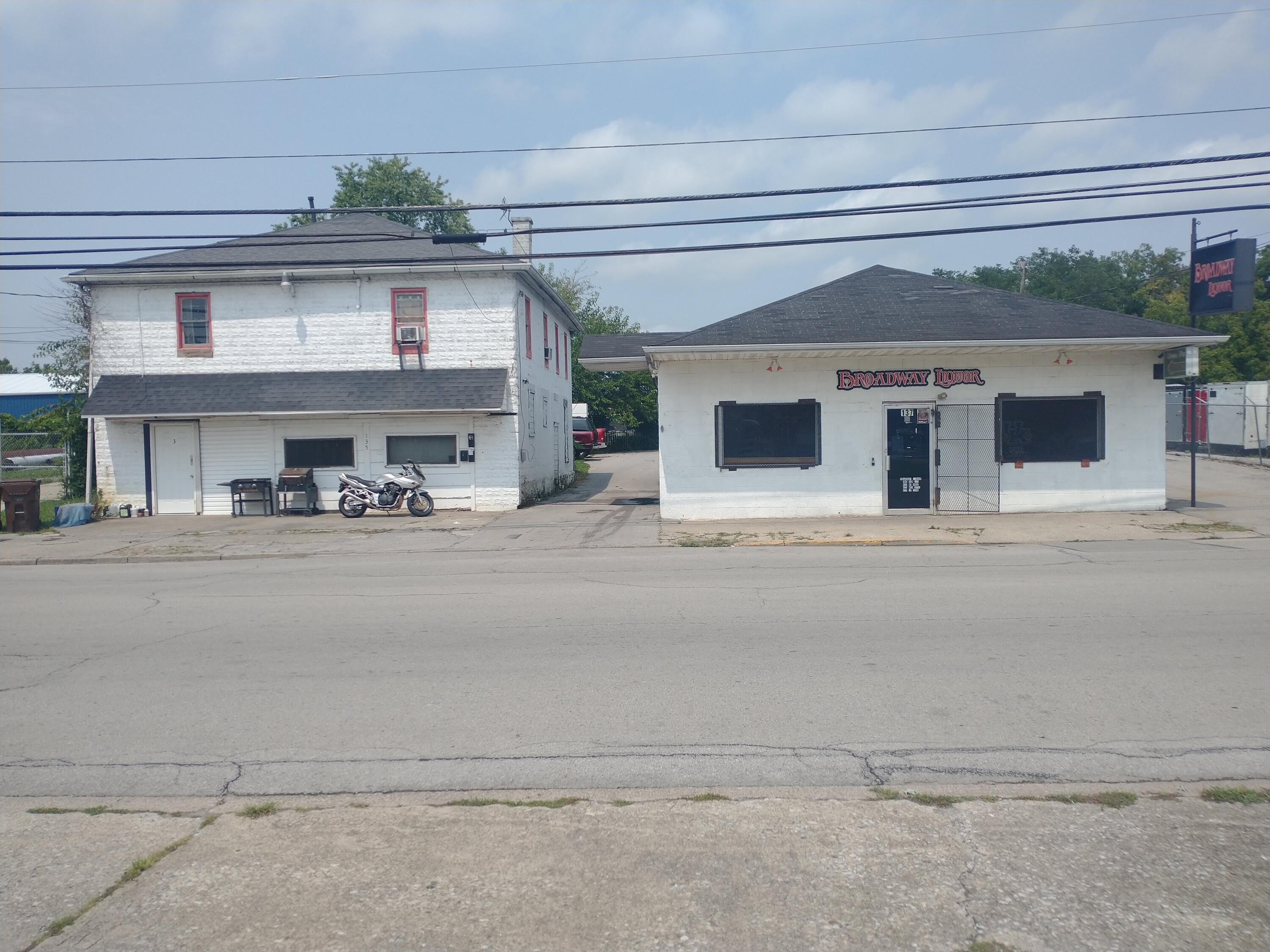 137 East Broadway Street Property Photo 1