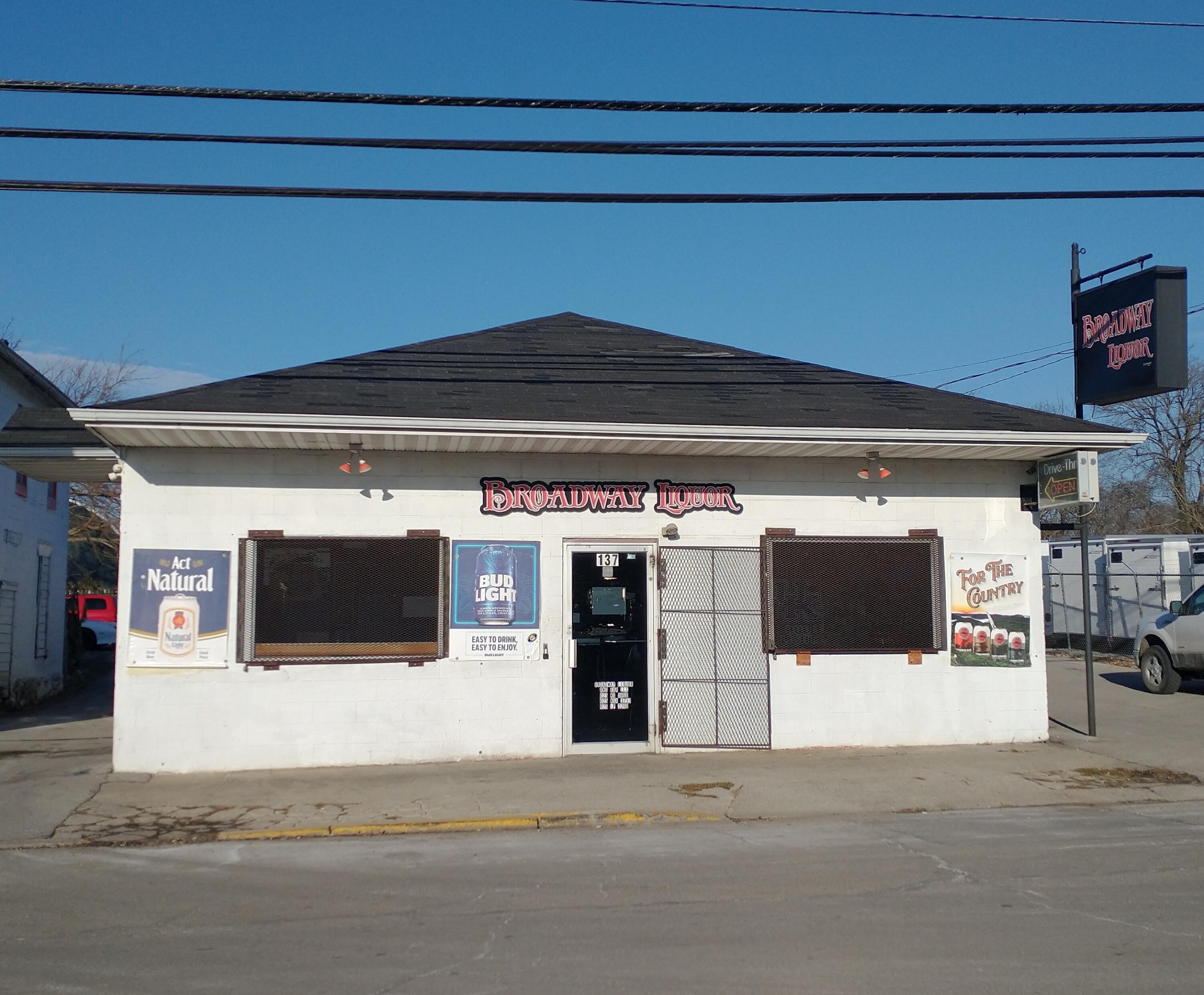 137 East Broadway Street Property Photo 2