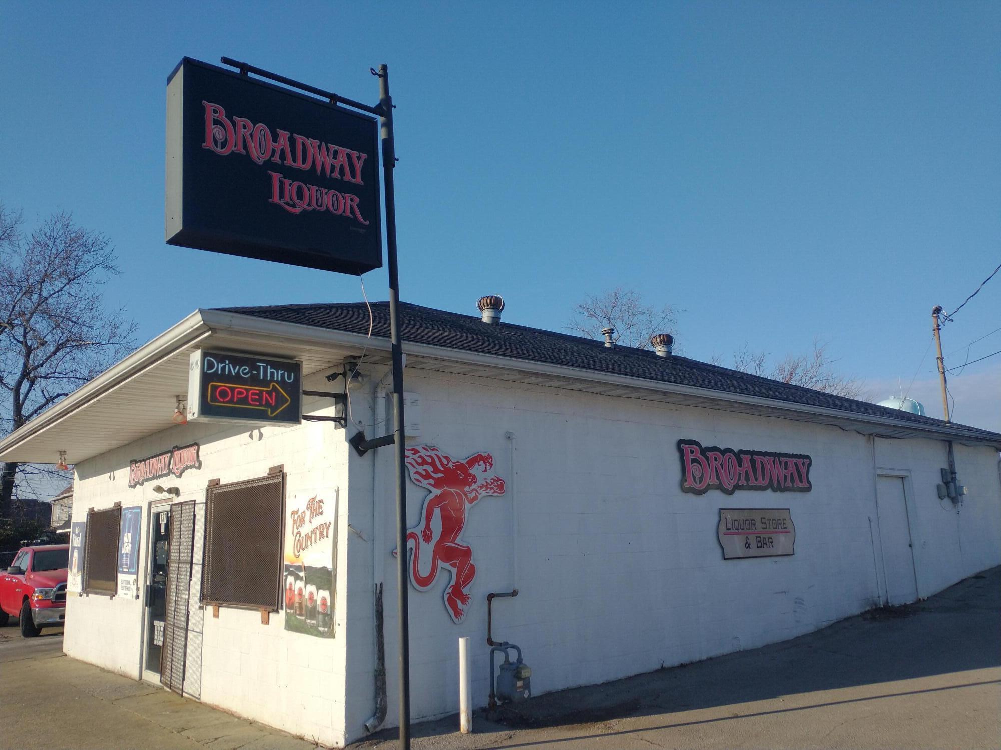 137 East Broadway Street Property Photo 4