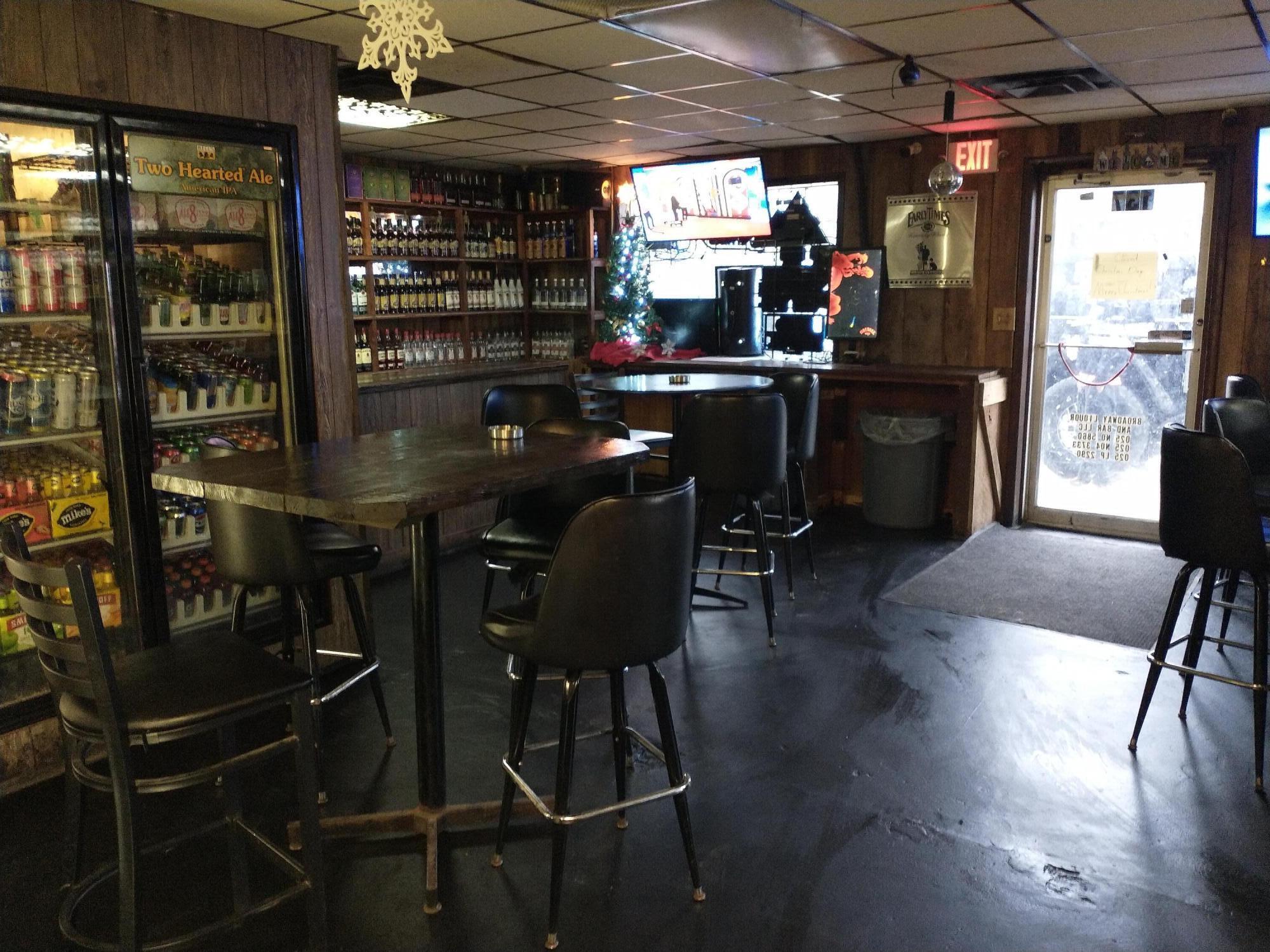 137 East Broadway Street Property Photo 12