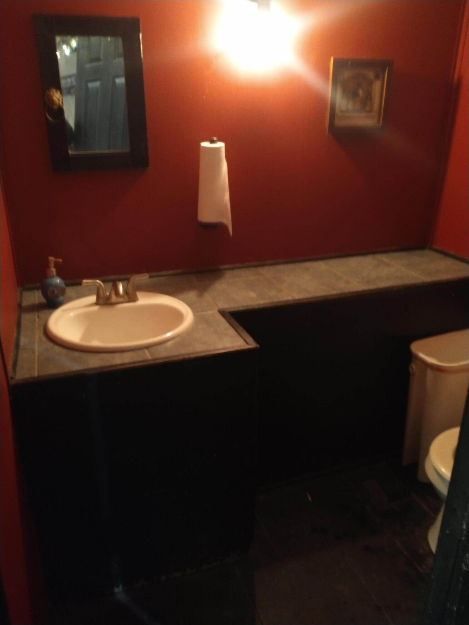 137 East Broadway Street Property Photo 44