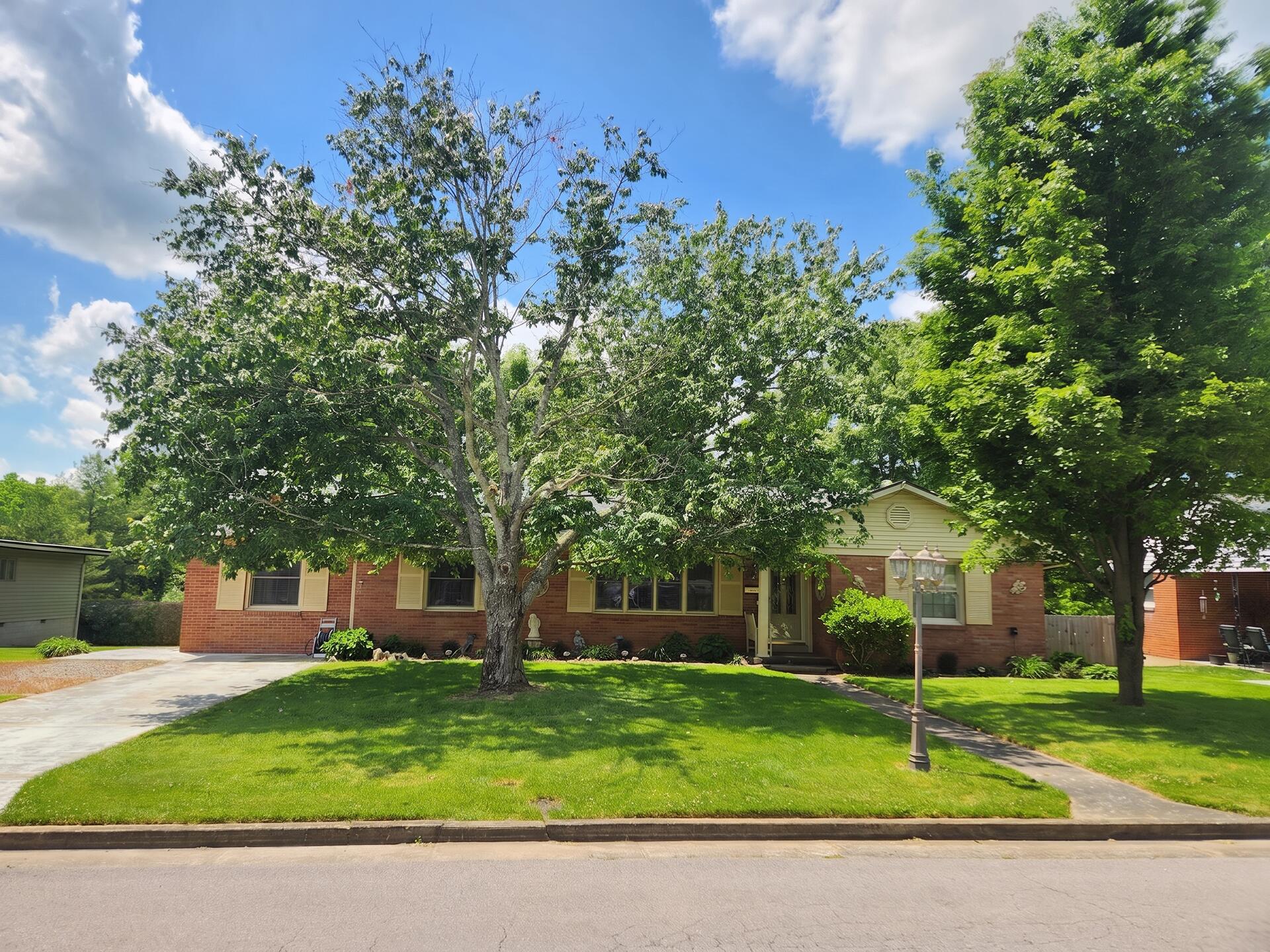 308 Kennedy Heights Property Photo 2