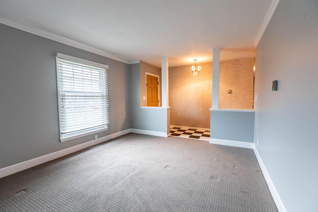 107 Pin Oak Drive Property Photo 4