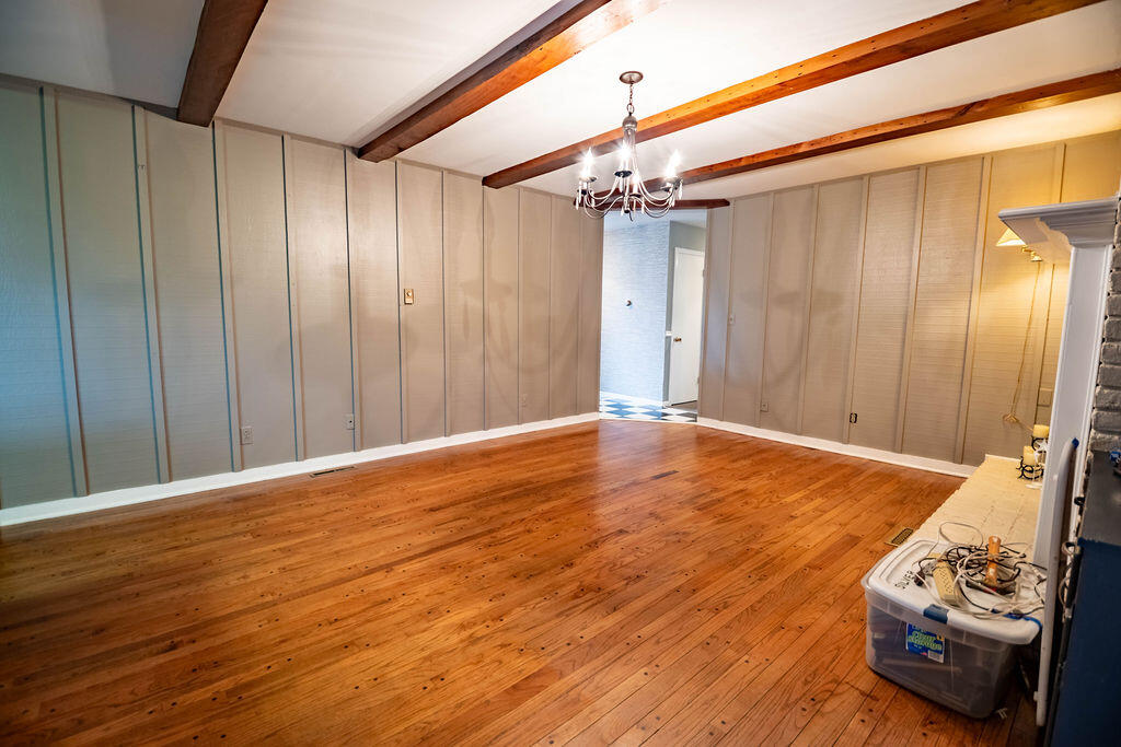 107 Pin Oak Drive Property Photo 8