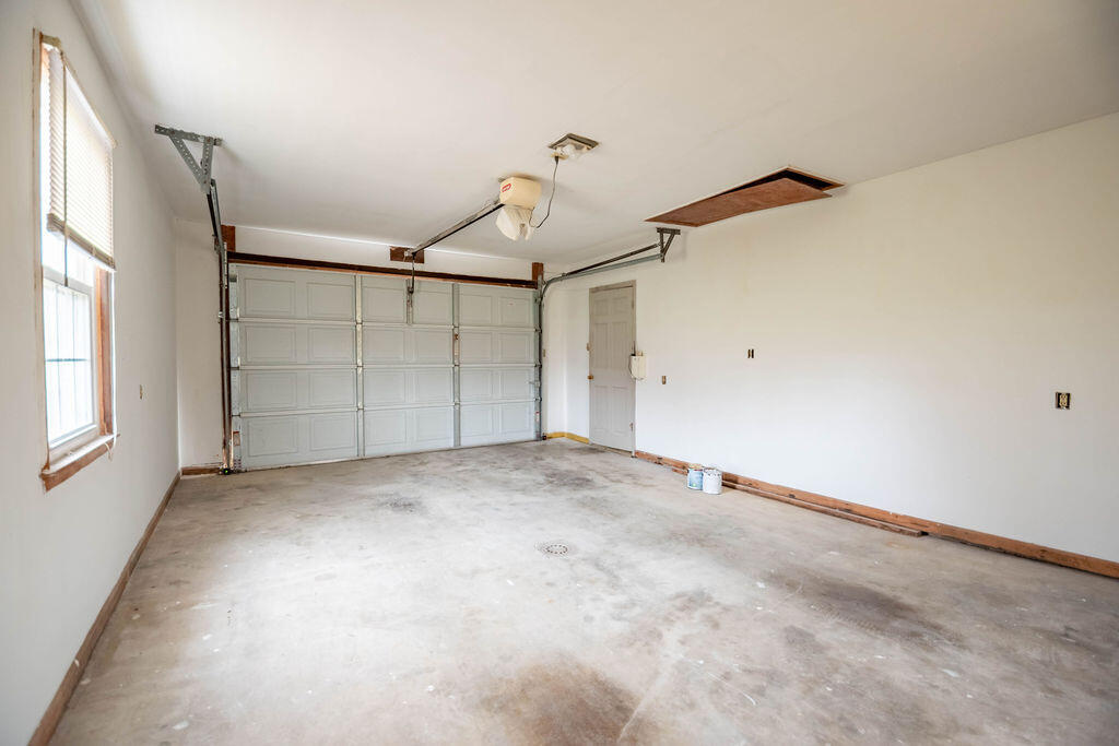 107 Pin Oak Drive Property Photo 38