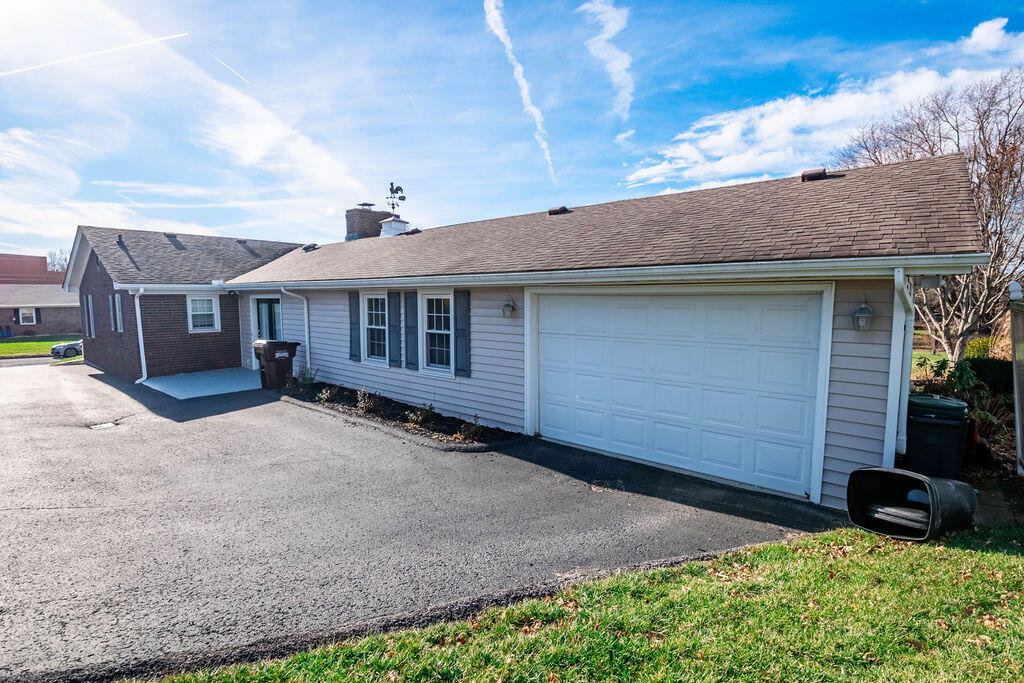 107 Pin Oak Drive Property Photo 39