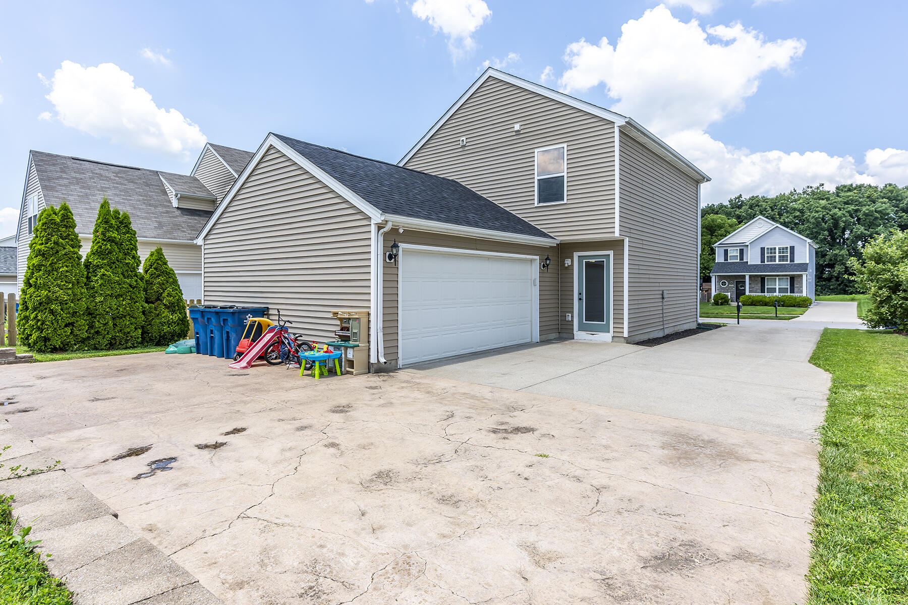 4045 Firestone Way Property Photo 3