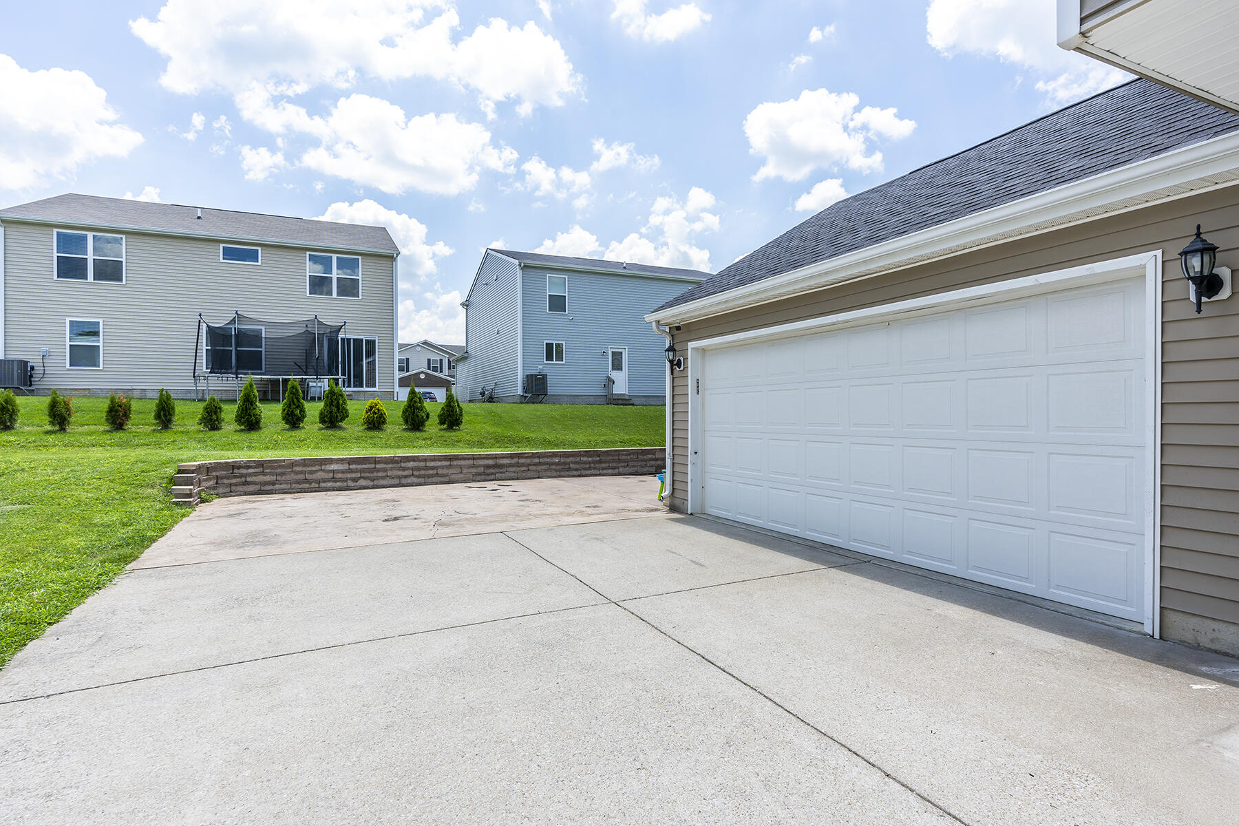 4045 Firestone Way Property Photo 5