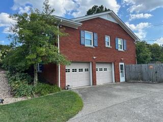 42 Mockingbird Valley Road Property Photo 4