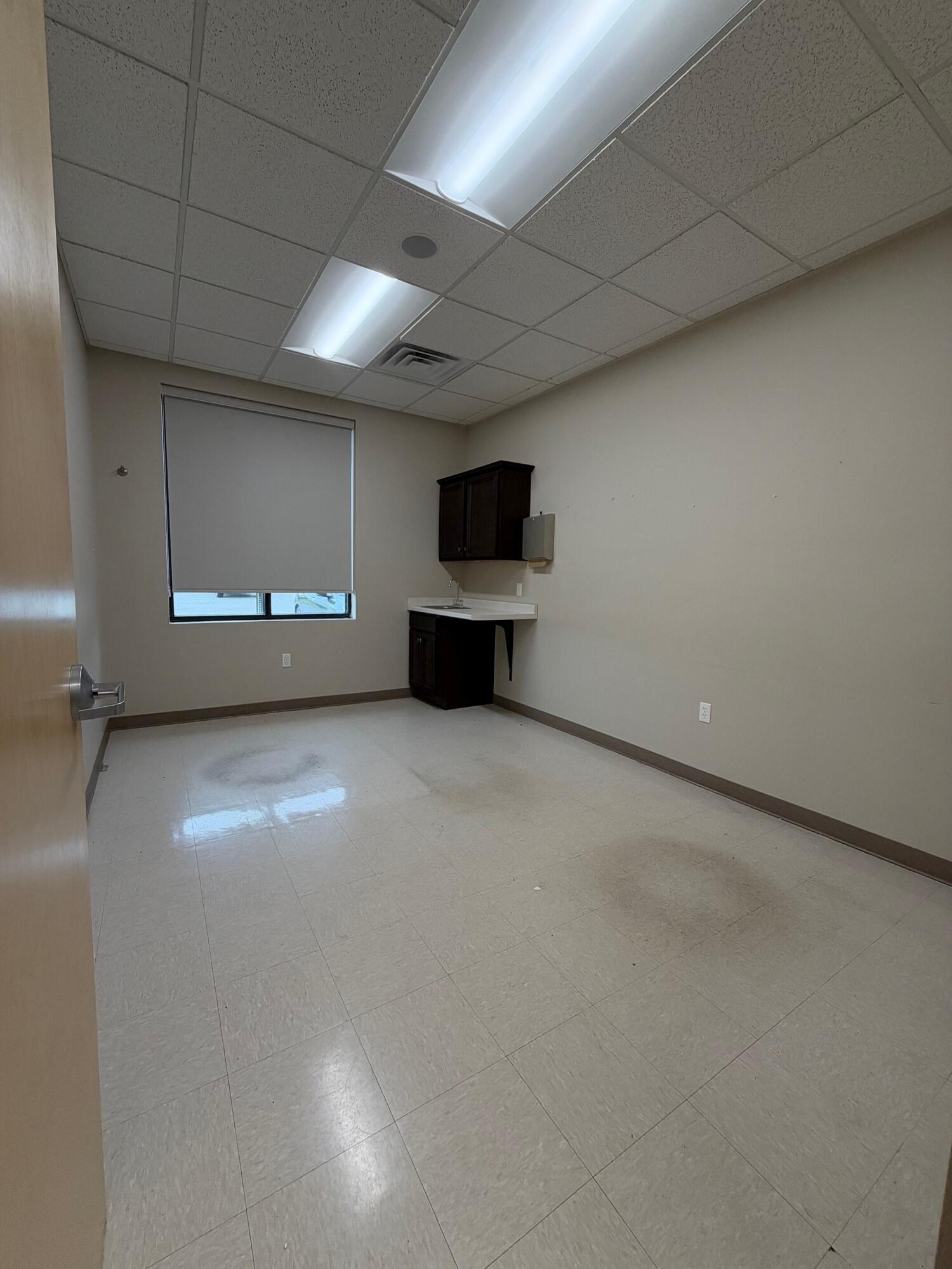 220 Tower Circle Property Photo 8