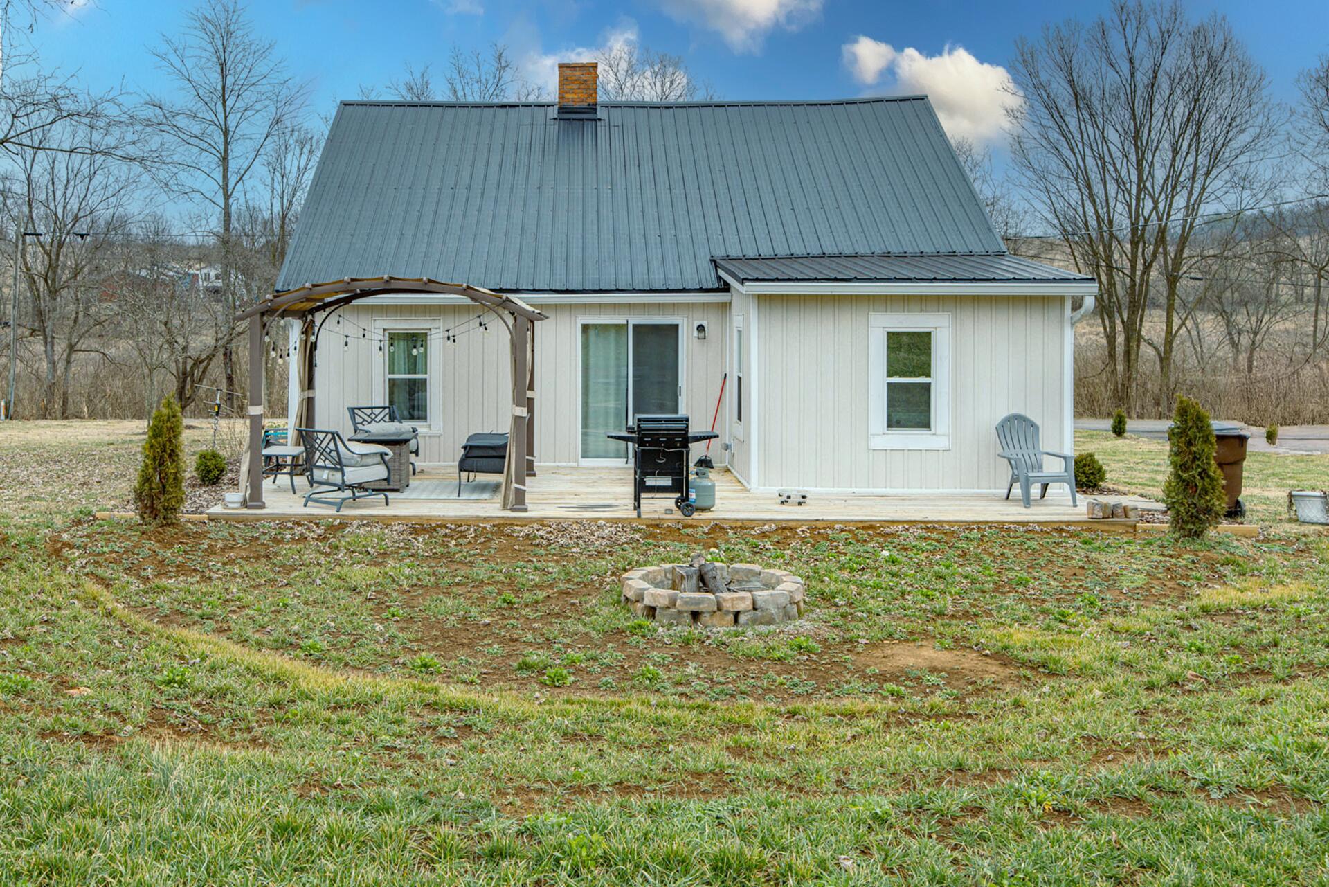 695 Stone Road Property Photo 6