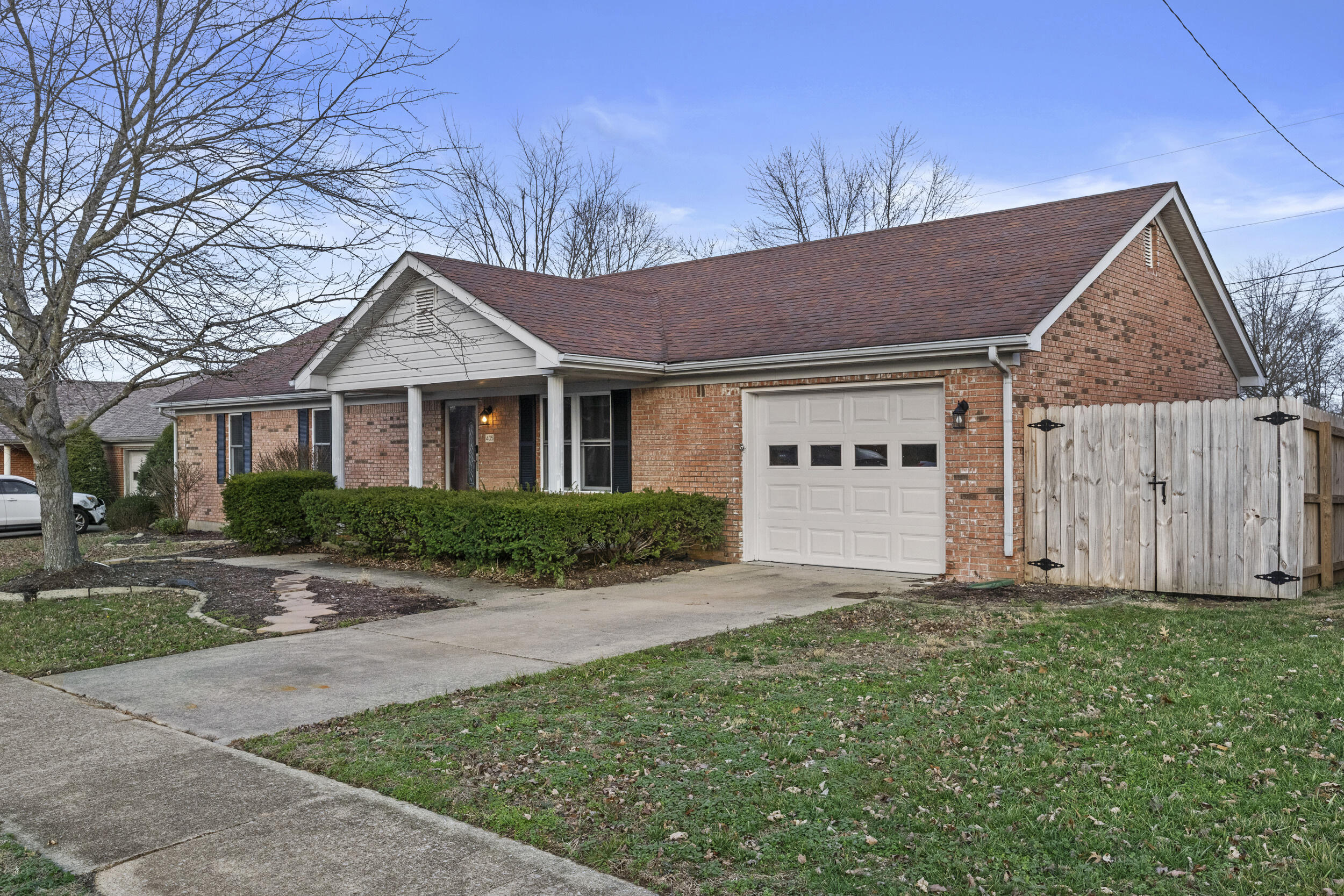 405 Woodspointe Way Property Photo 2