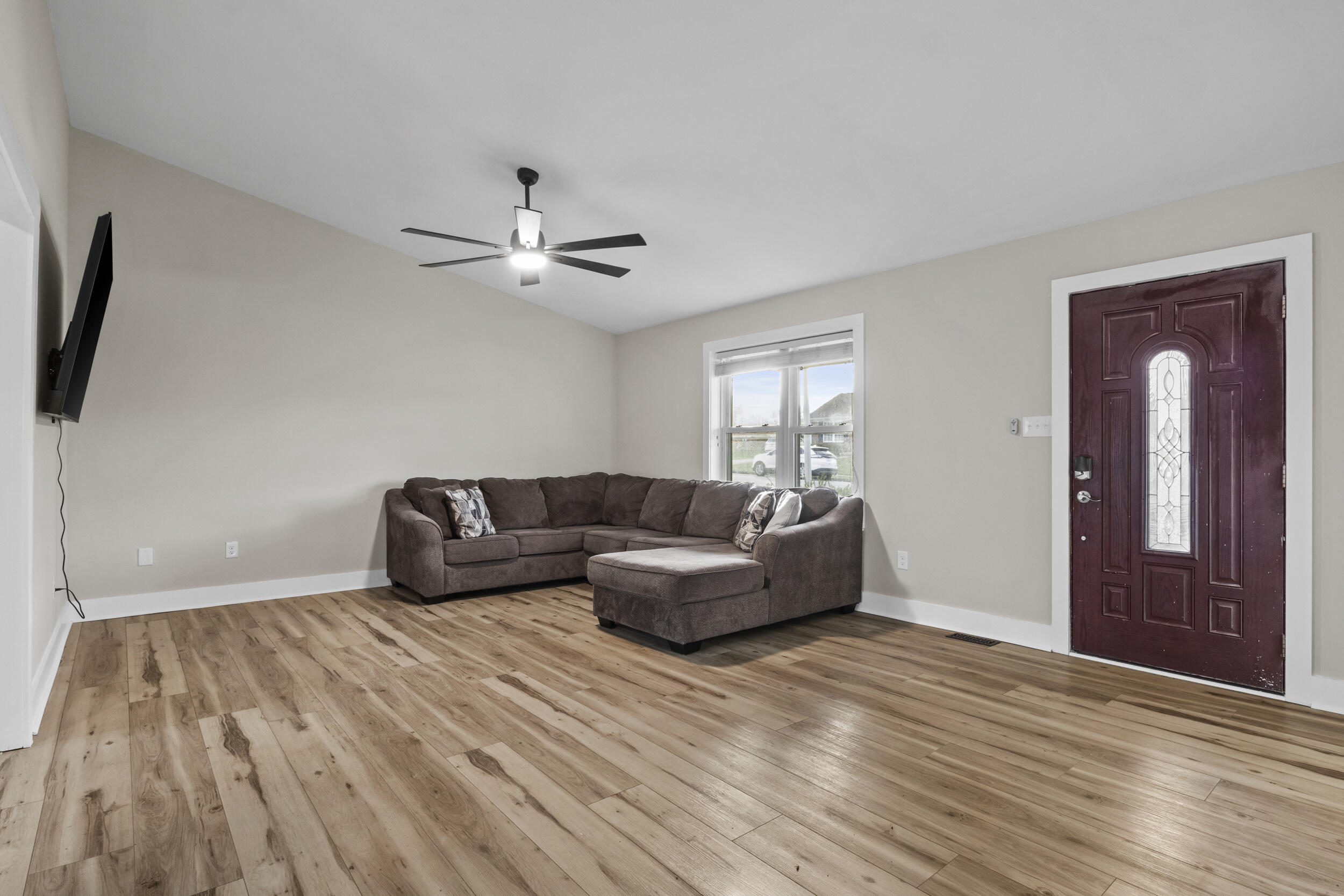 405 Woodspointe Way Property Photo 8