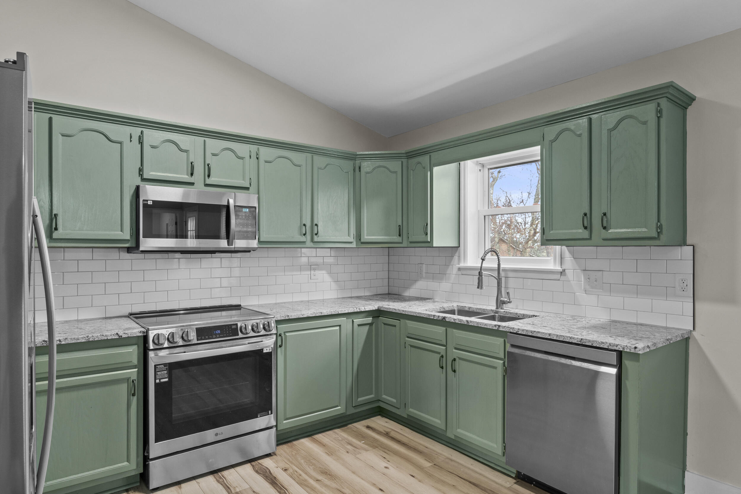 405 Woodspointe Way Property Photo 10