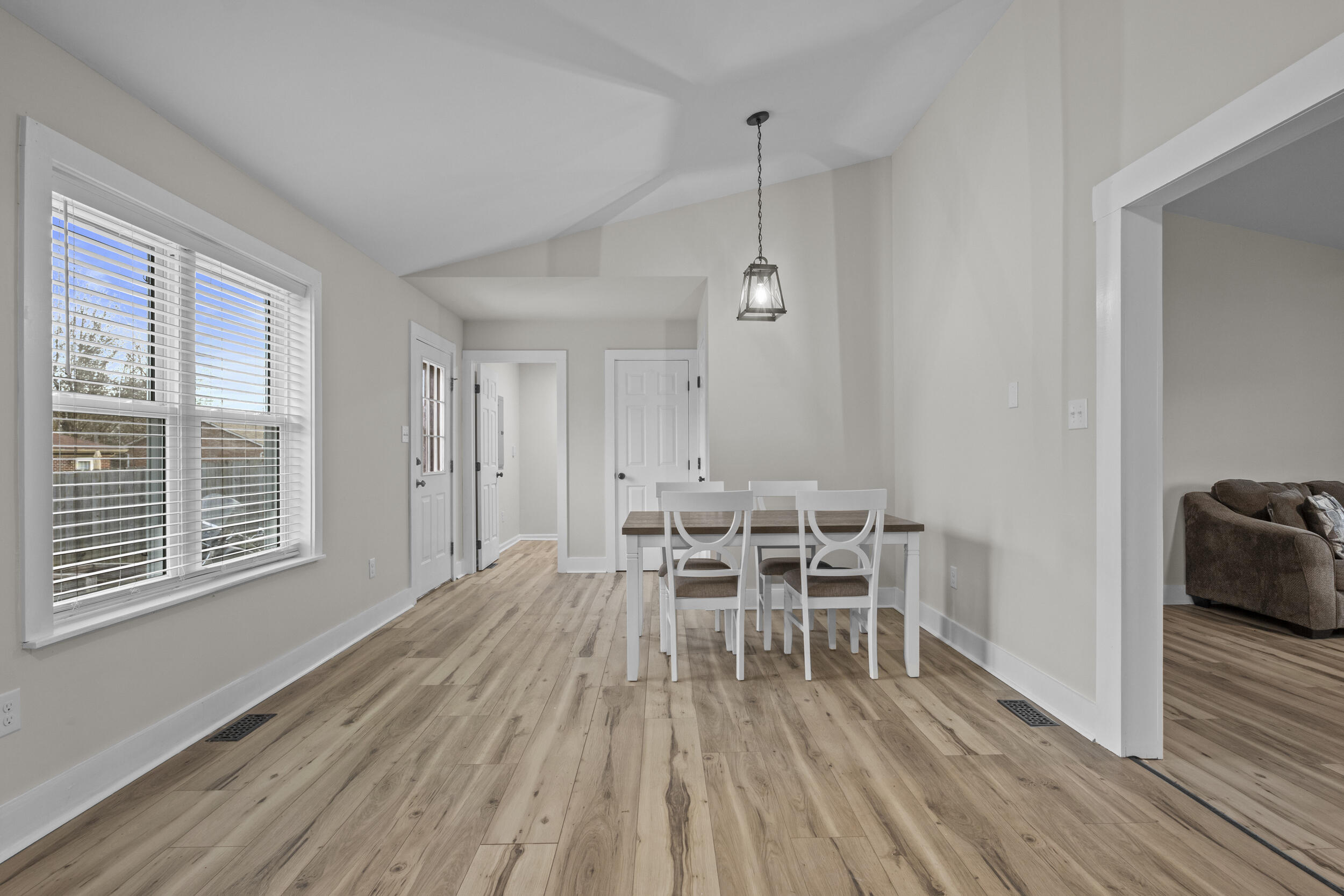 405 Woodspointe Way Property Photo 17
