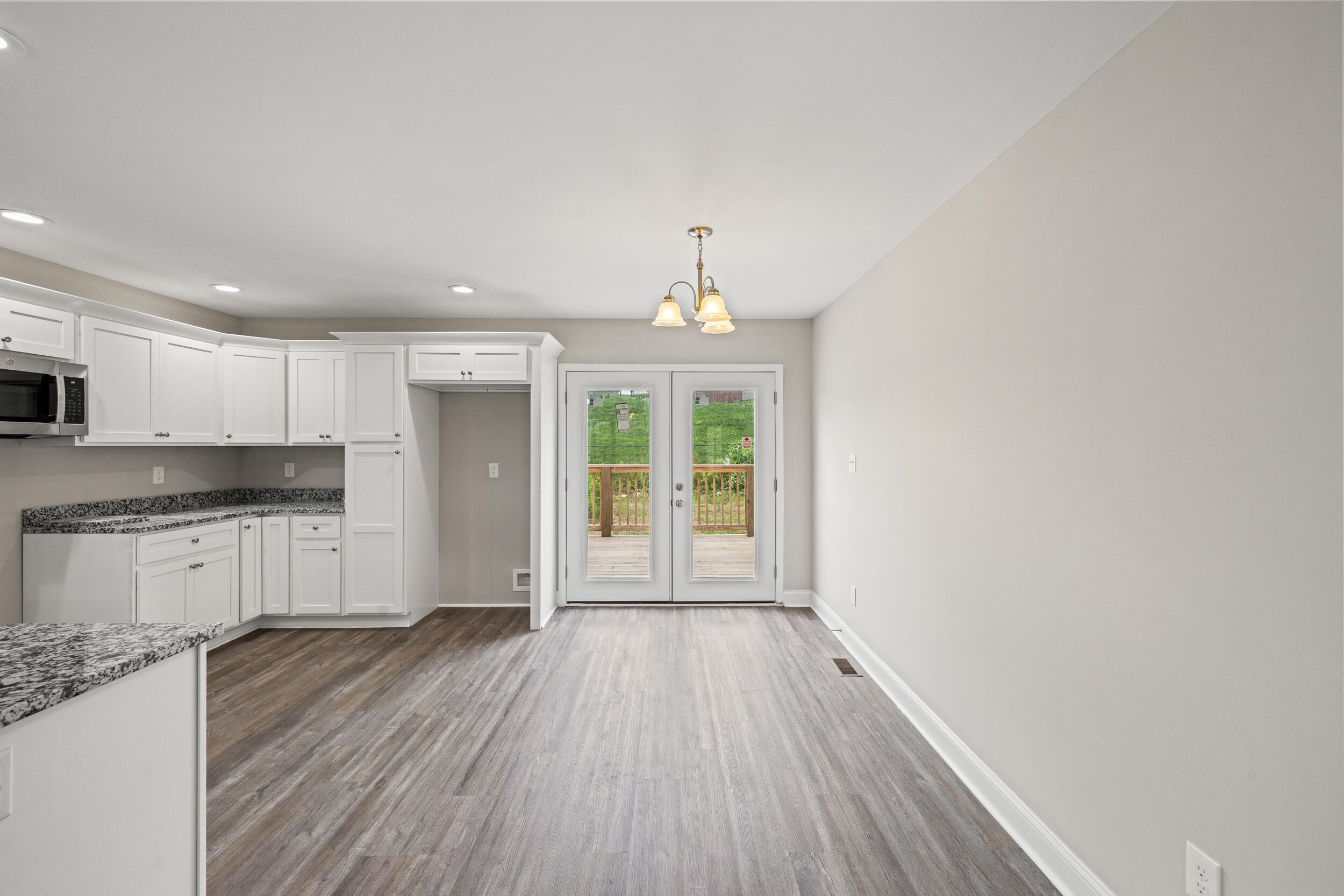 3020 Thorntree Lane Property Photo 5