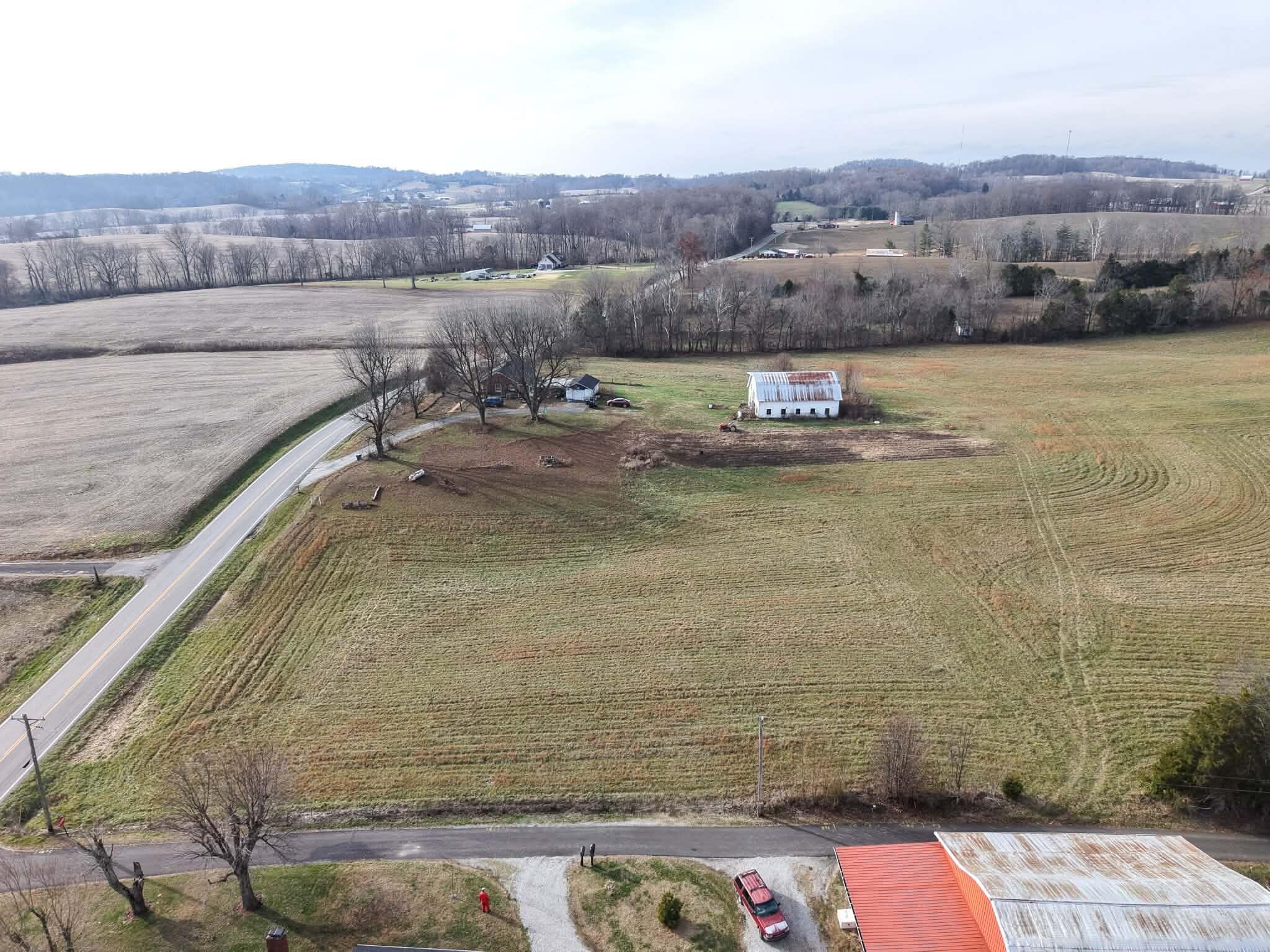 125 Johnathan Lane Property Photo 4