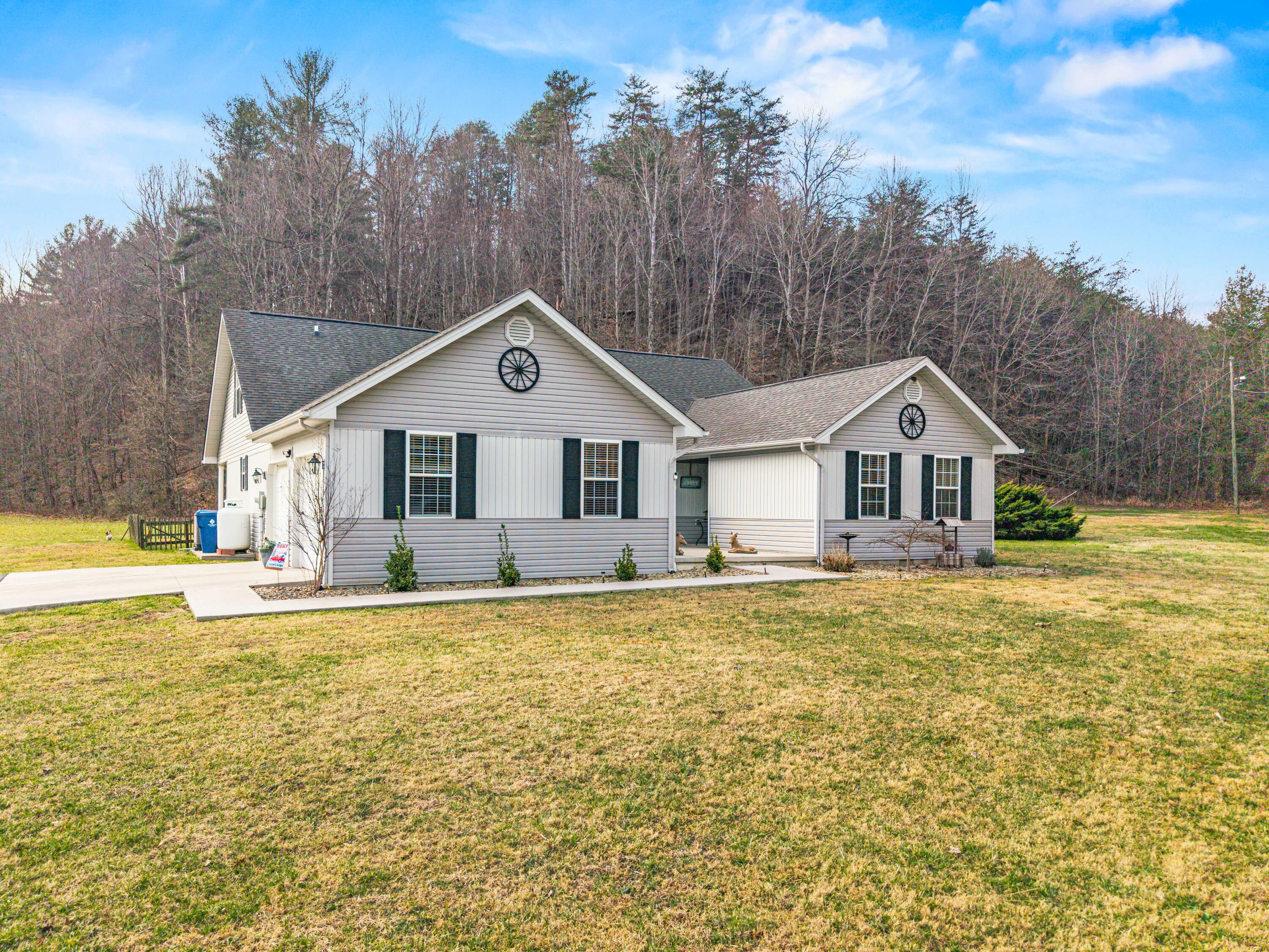 2581 Corder Flats Road Property Photo 3