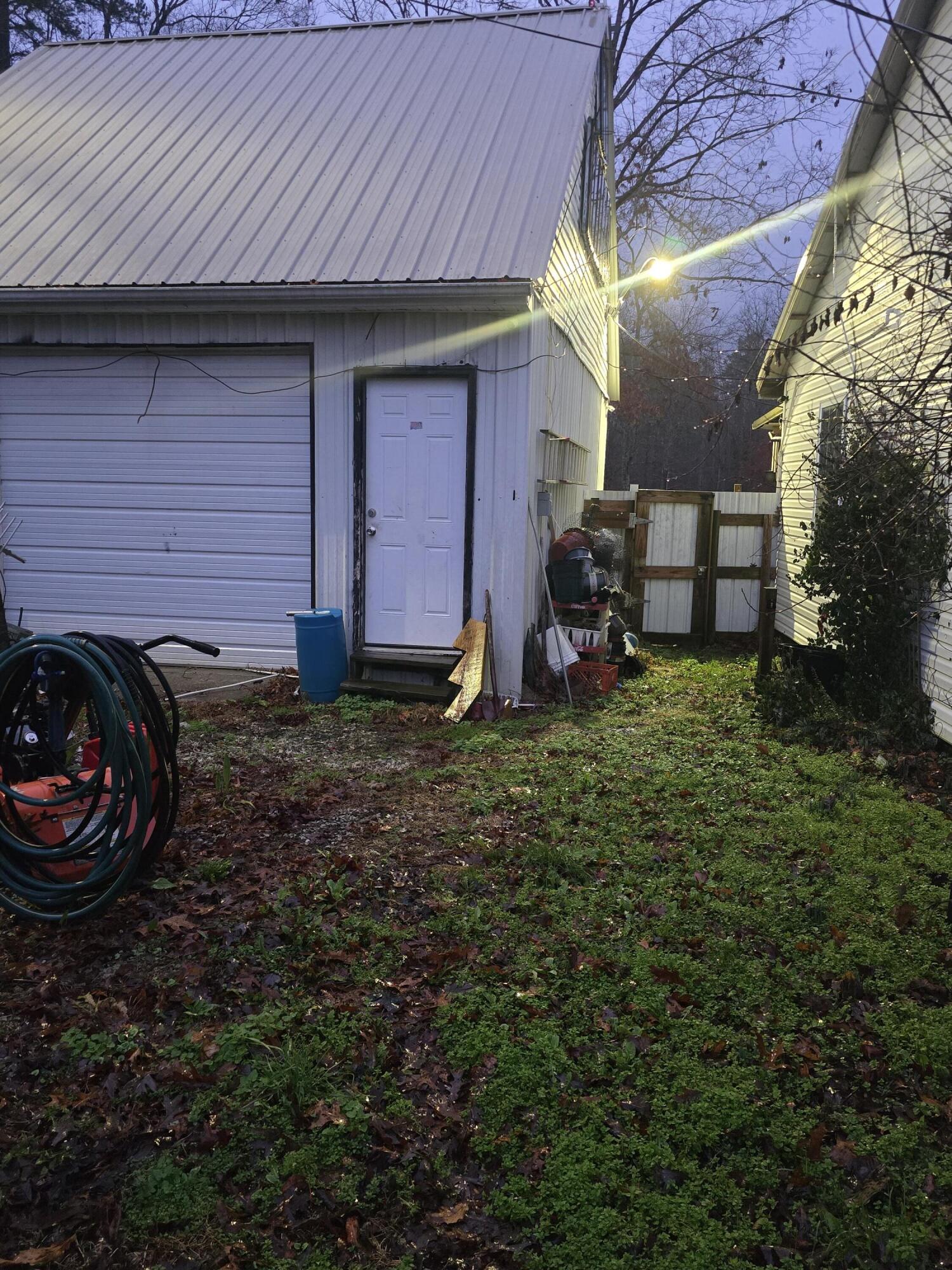 765 Whitis Road Property Photo 11