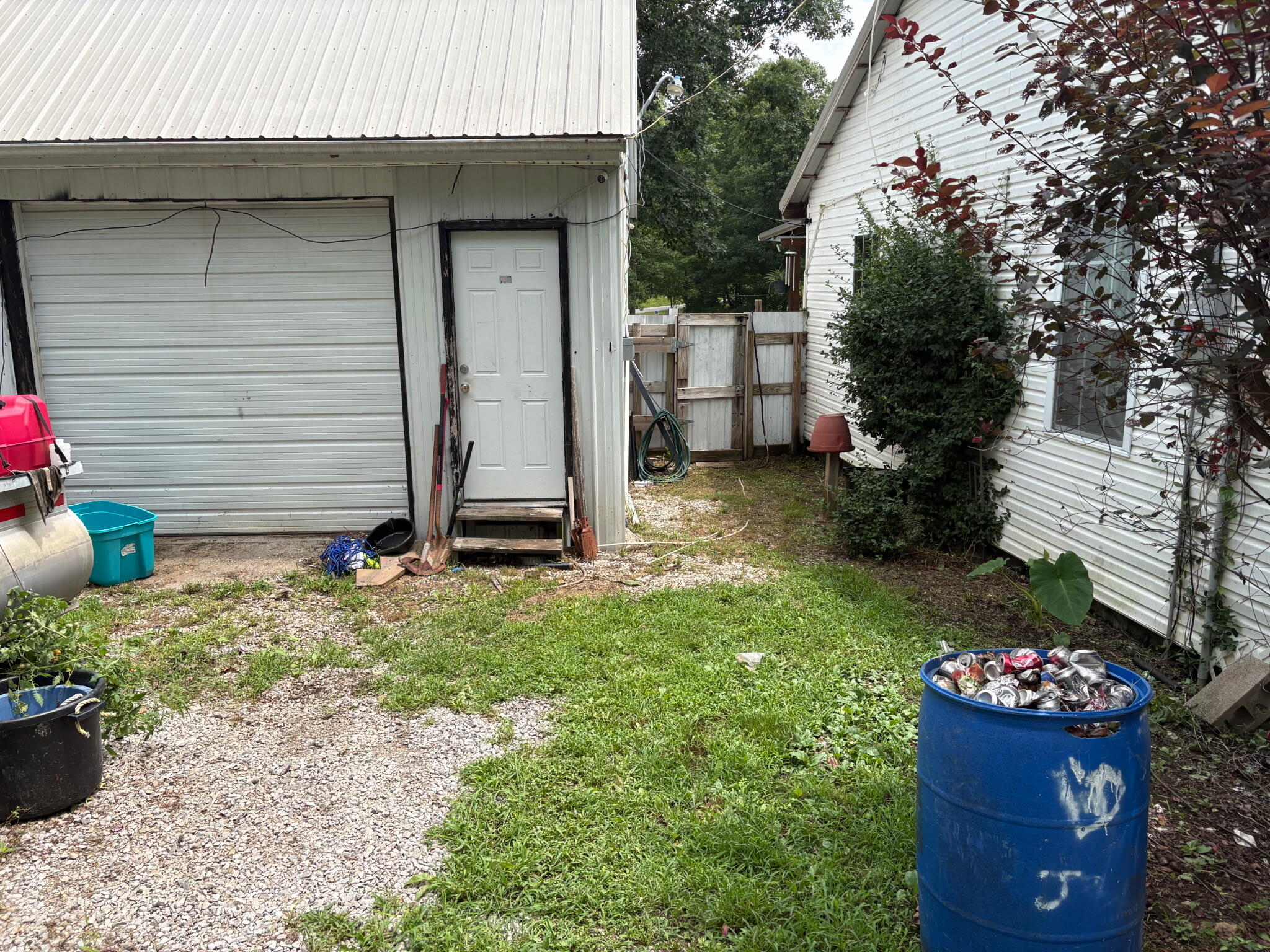 765 Whitis Road Property Photo 14