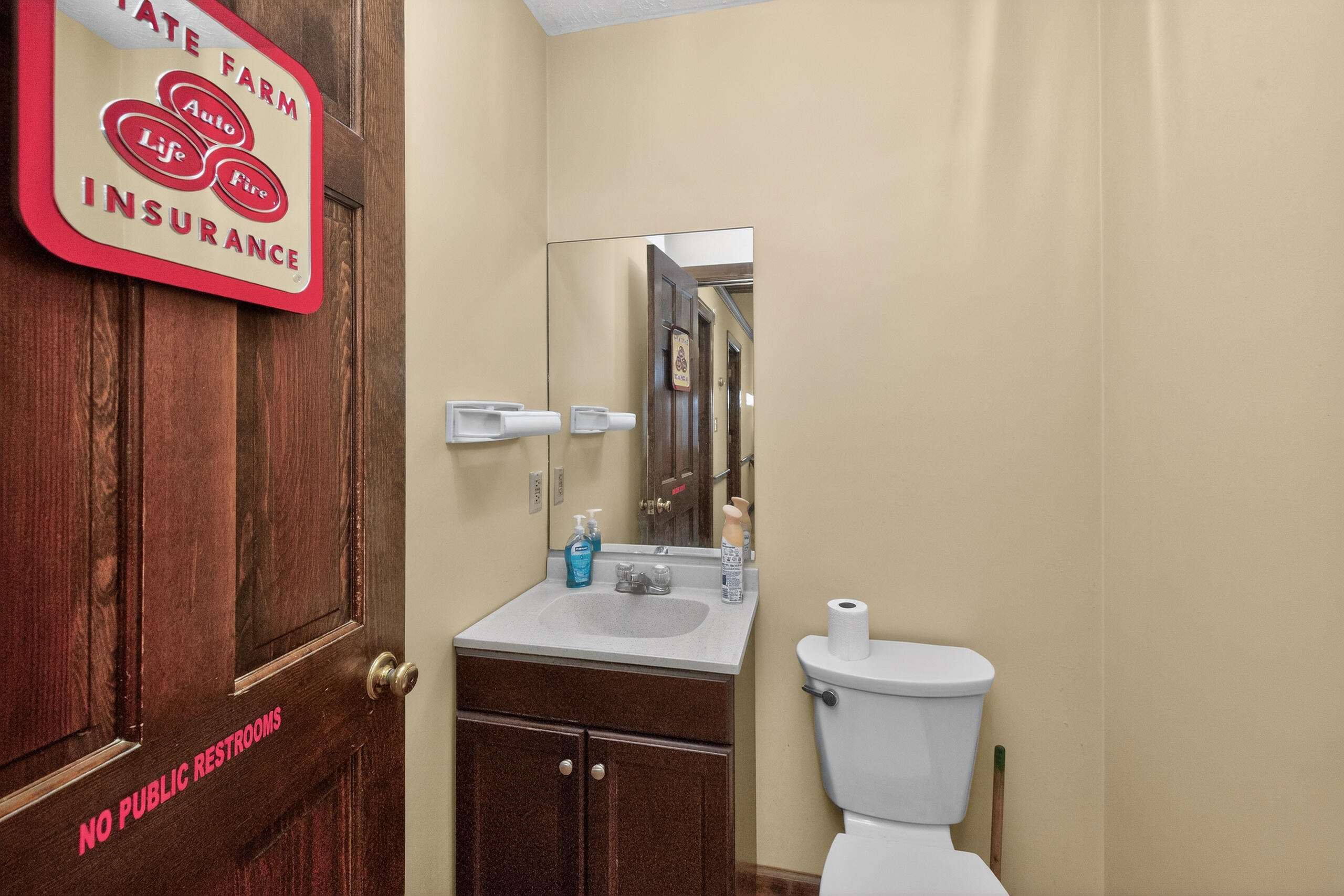 1000 E Lexington Avenue #112 Property Photo 14