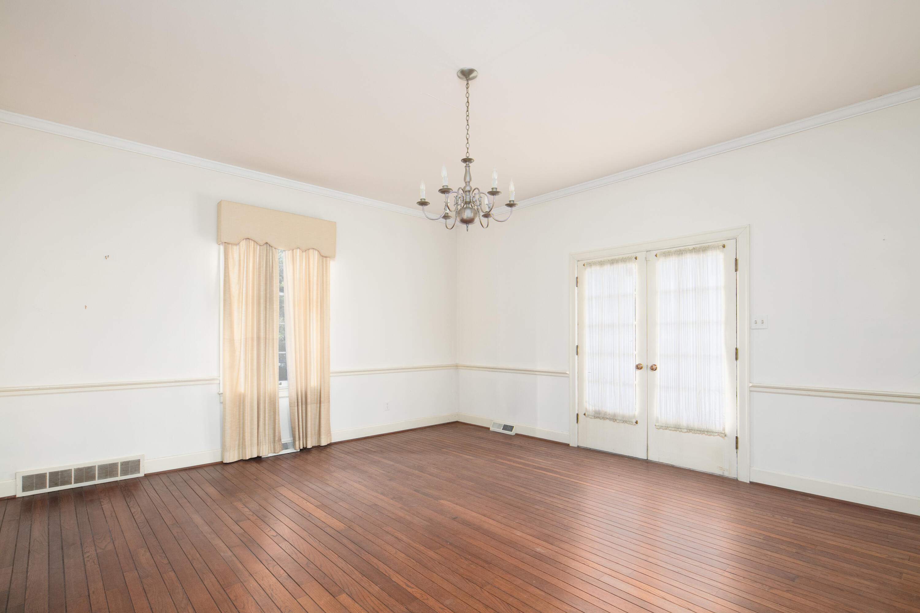1357-1361 E Cooper Drive Property Photo 15