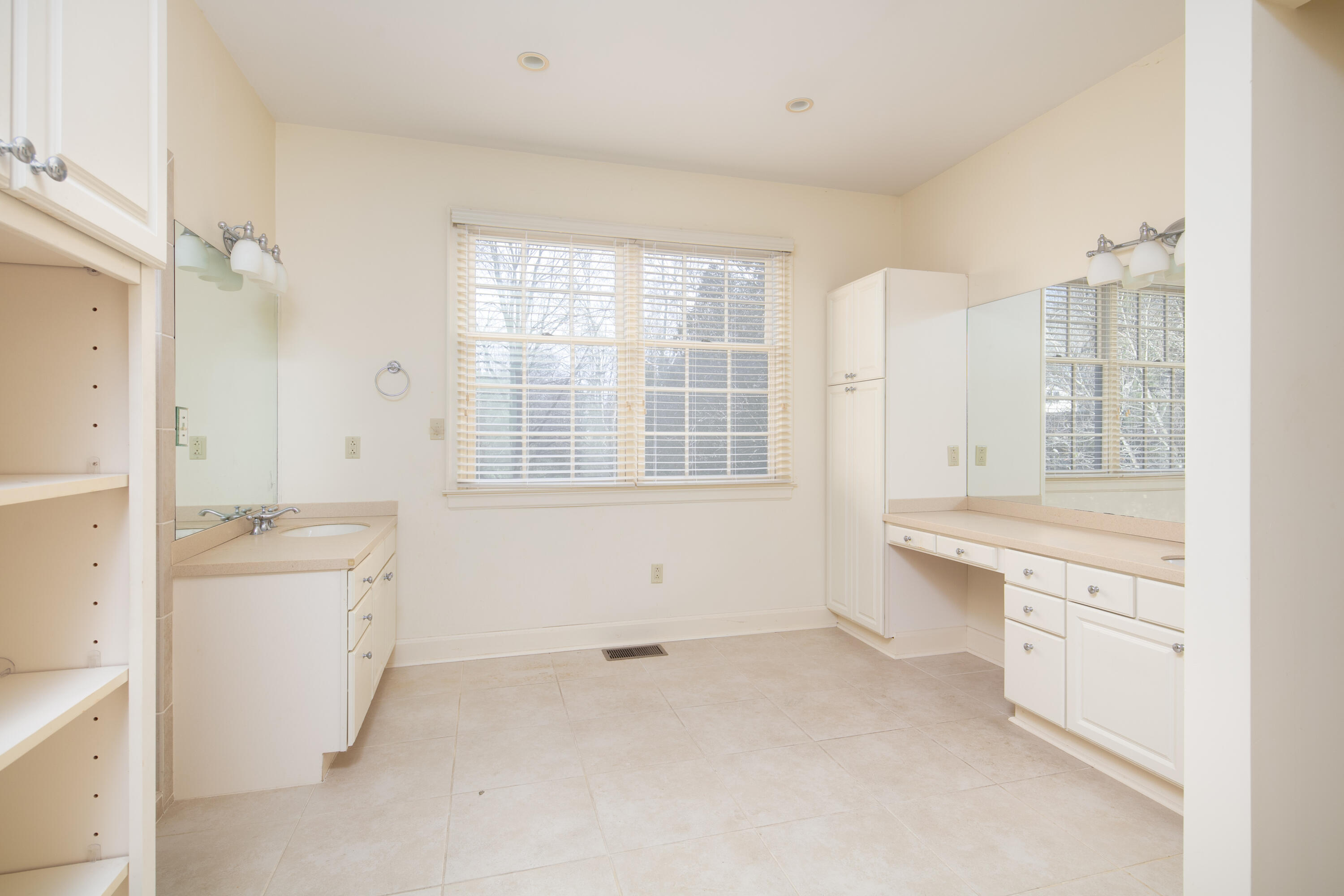 1357-1361 E Cooper Drive Property Photo 20