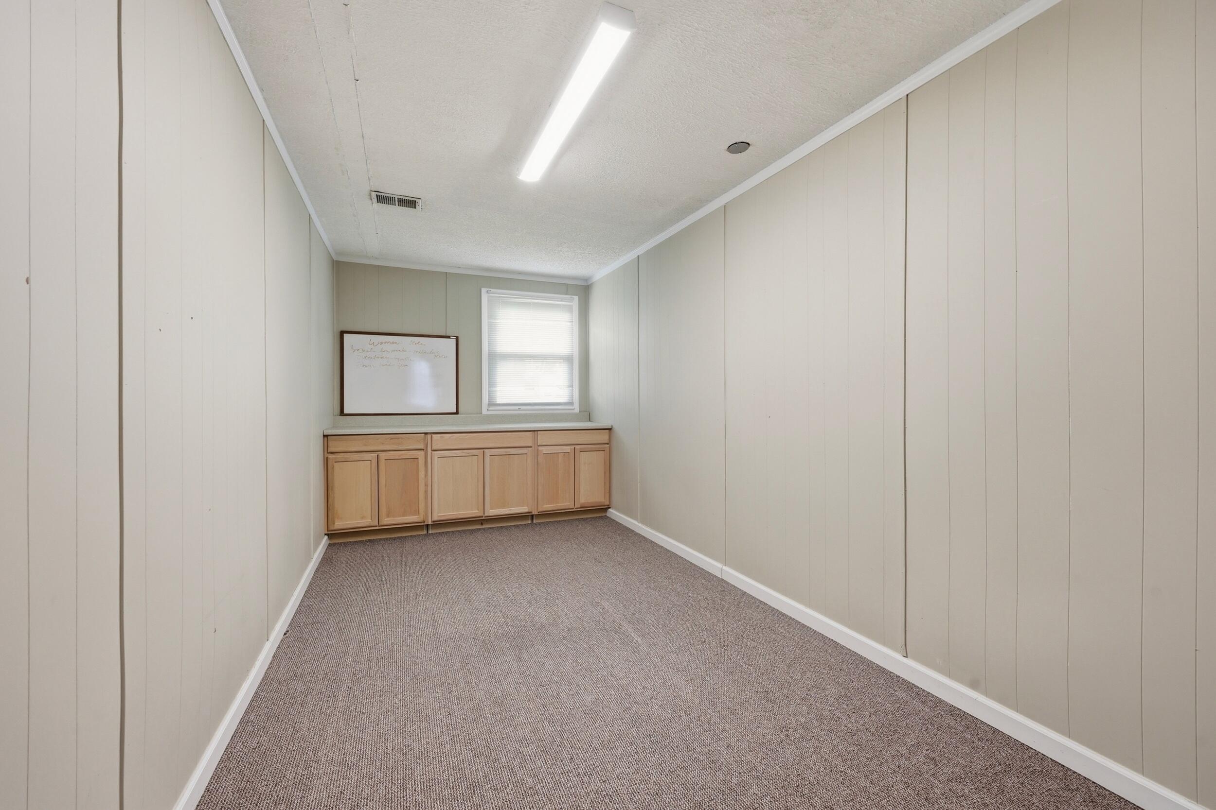103 E Penn Avenue Property Photo 6