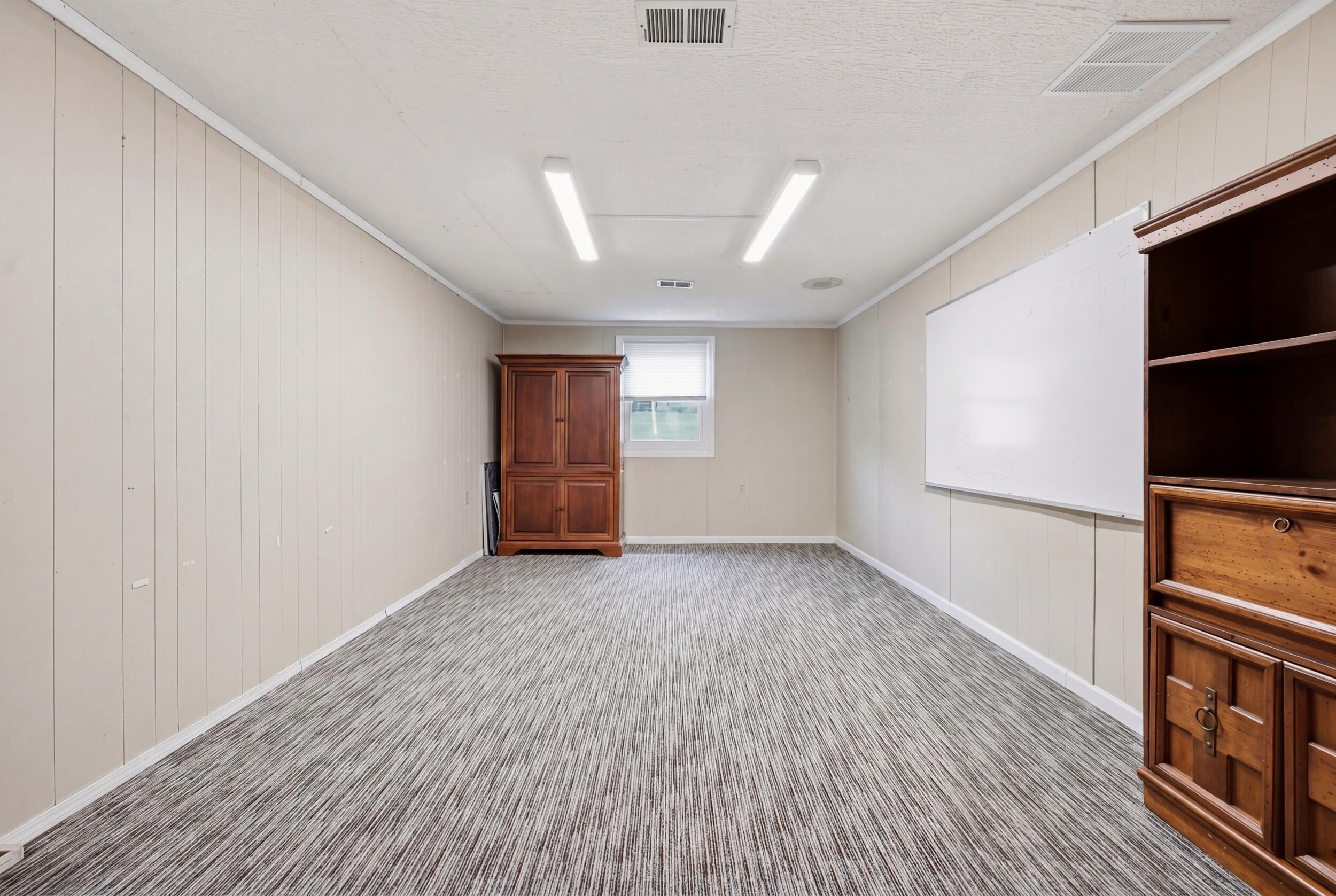 103 E Penn Avenue Property Photo 8