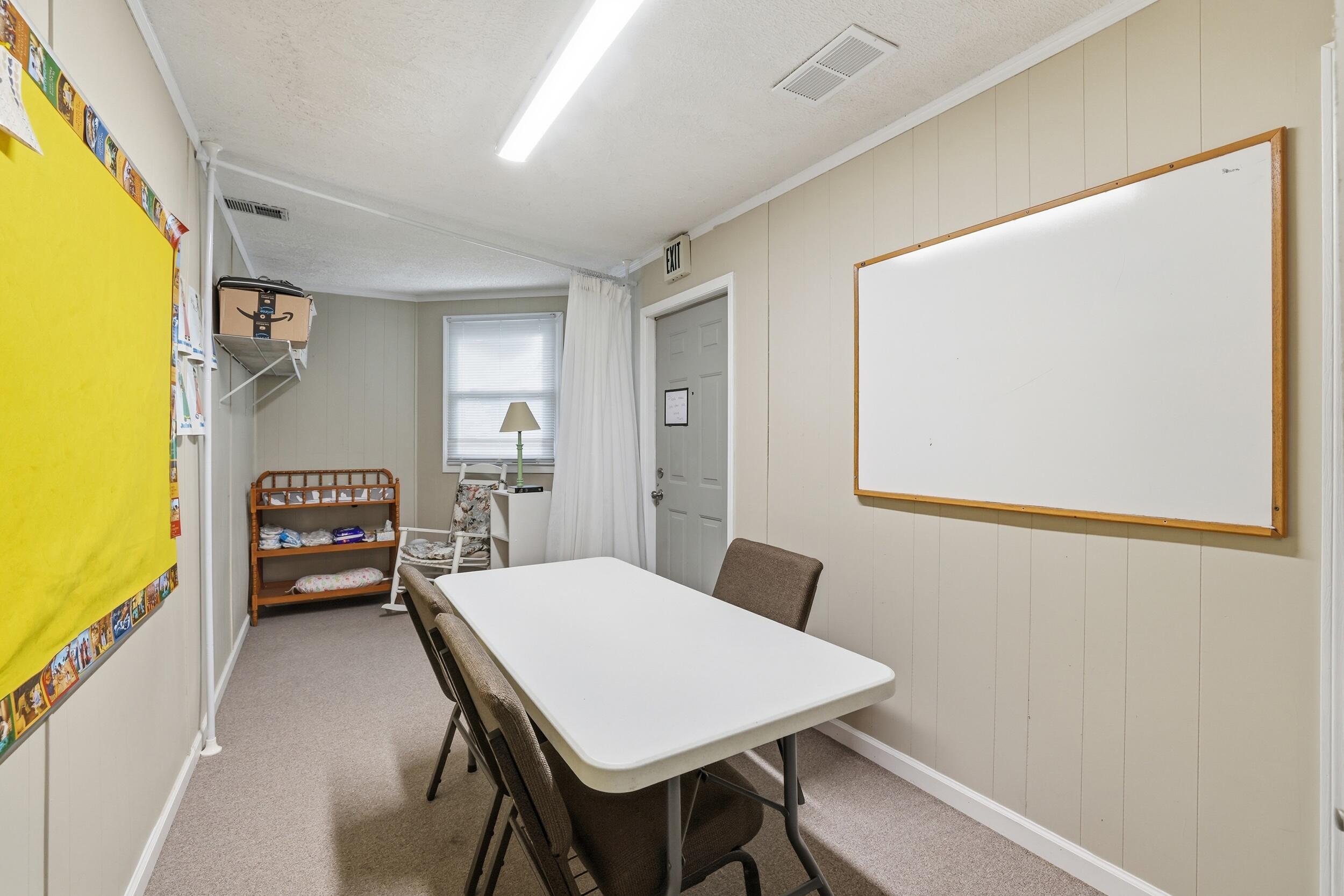 103 E Penn Avenue Property Photo 24