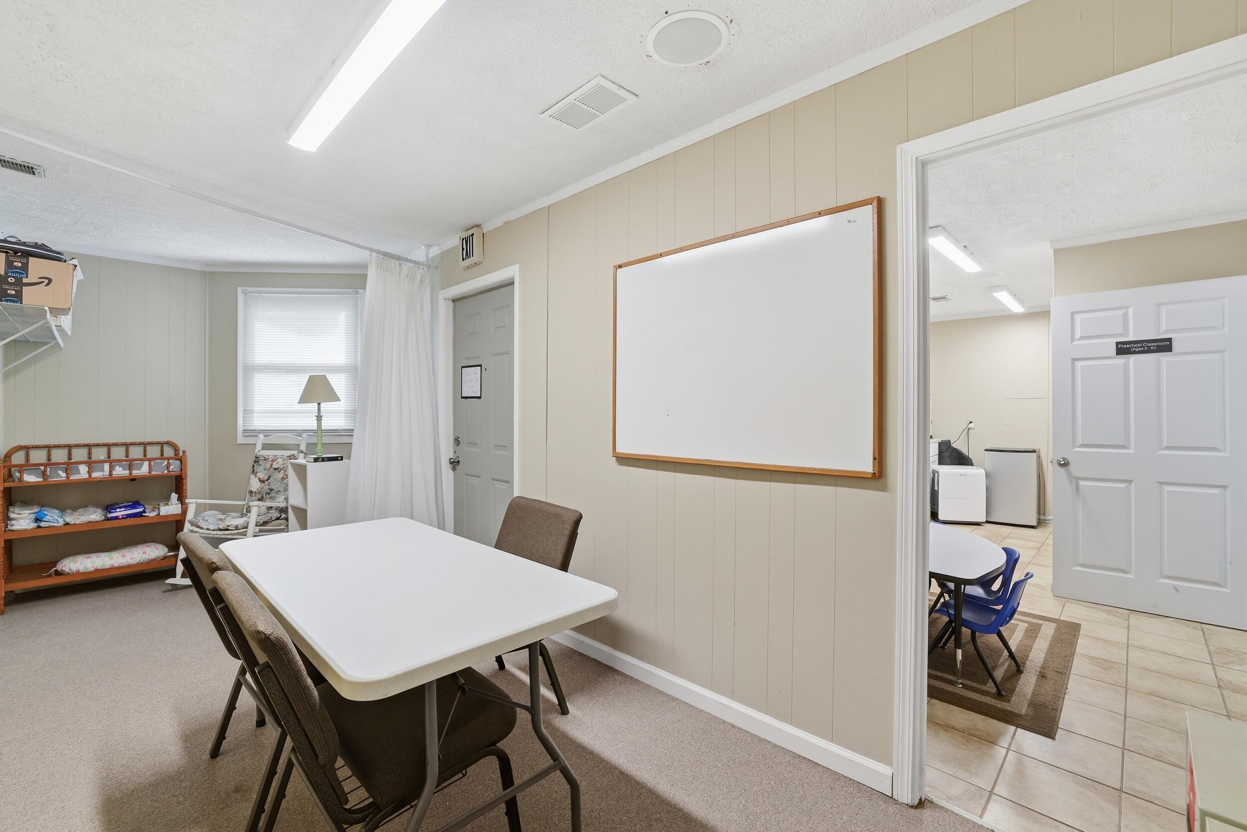 103 E Penn Avenue Property Photo 25