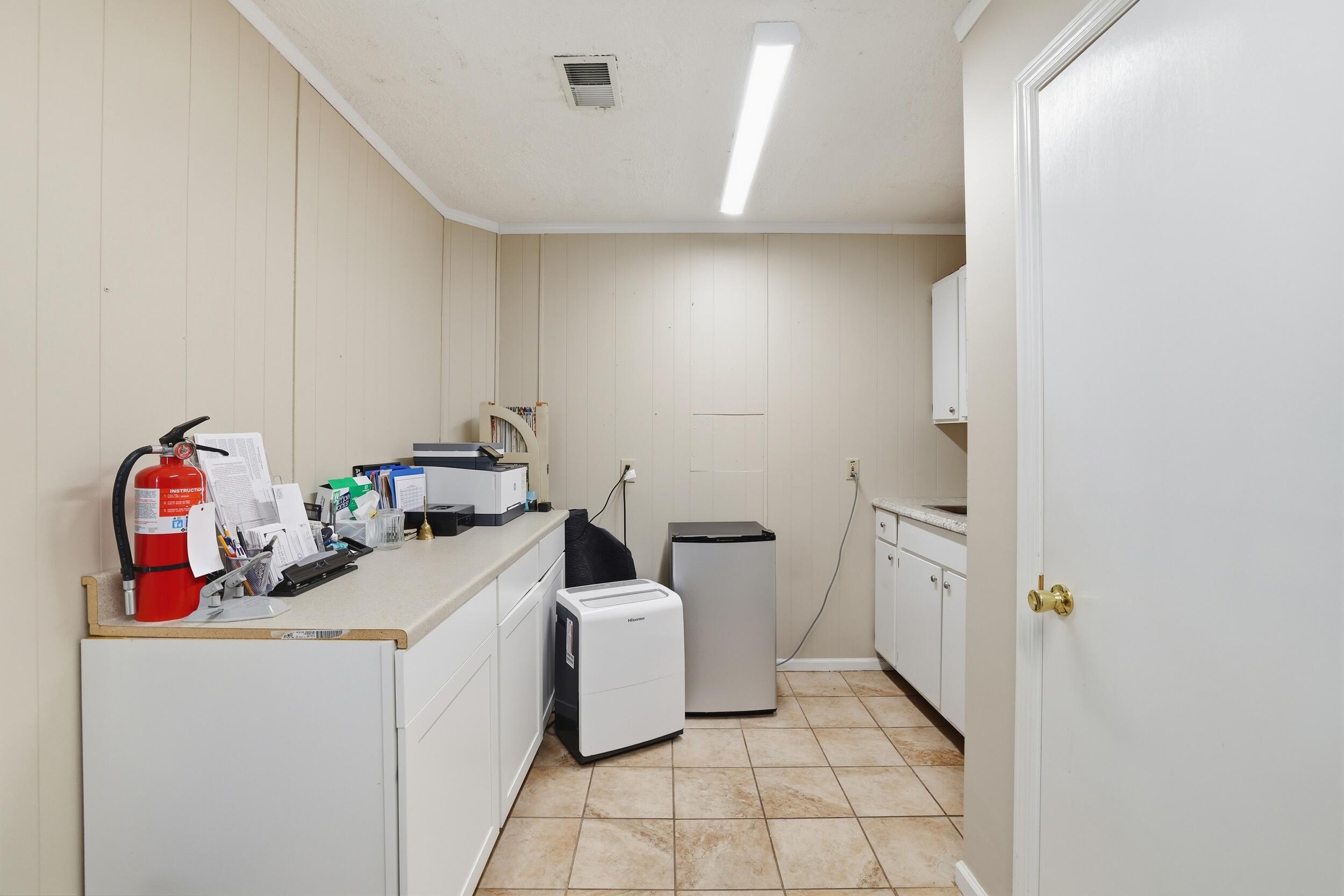 103 E Penn Avenue Property Photo 31