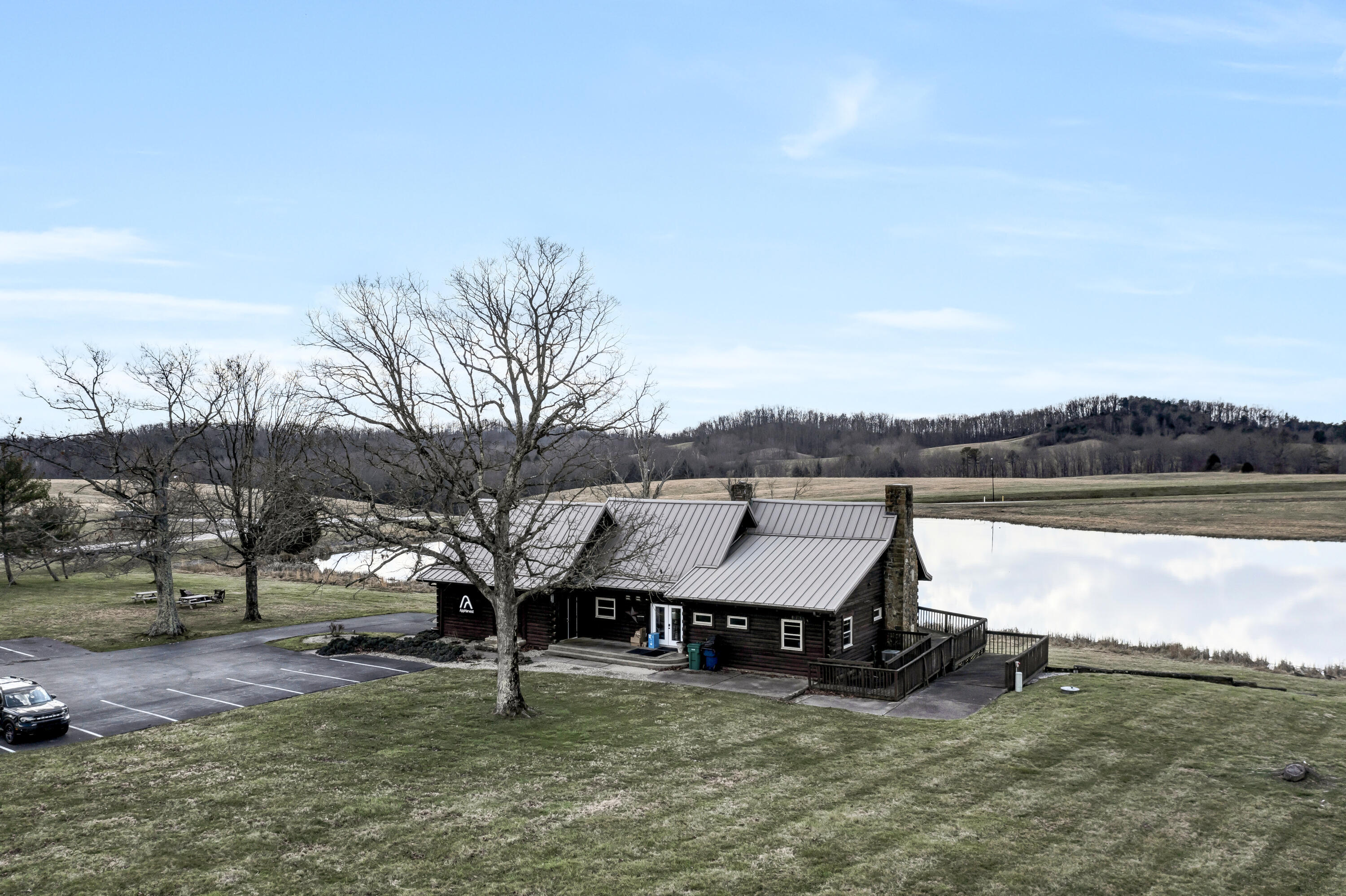 100 Lake Park Drive Property Photo 20