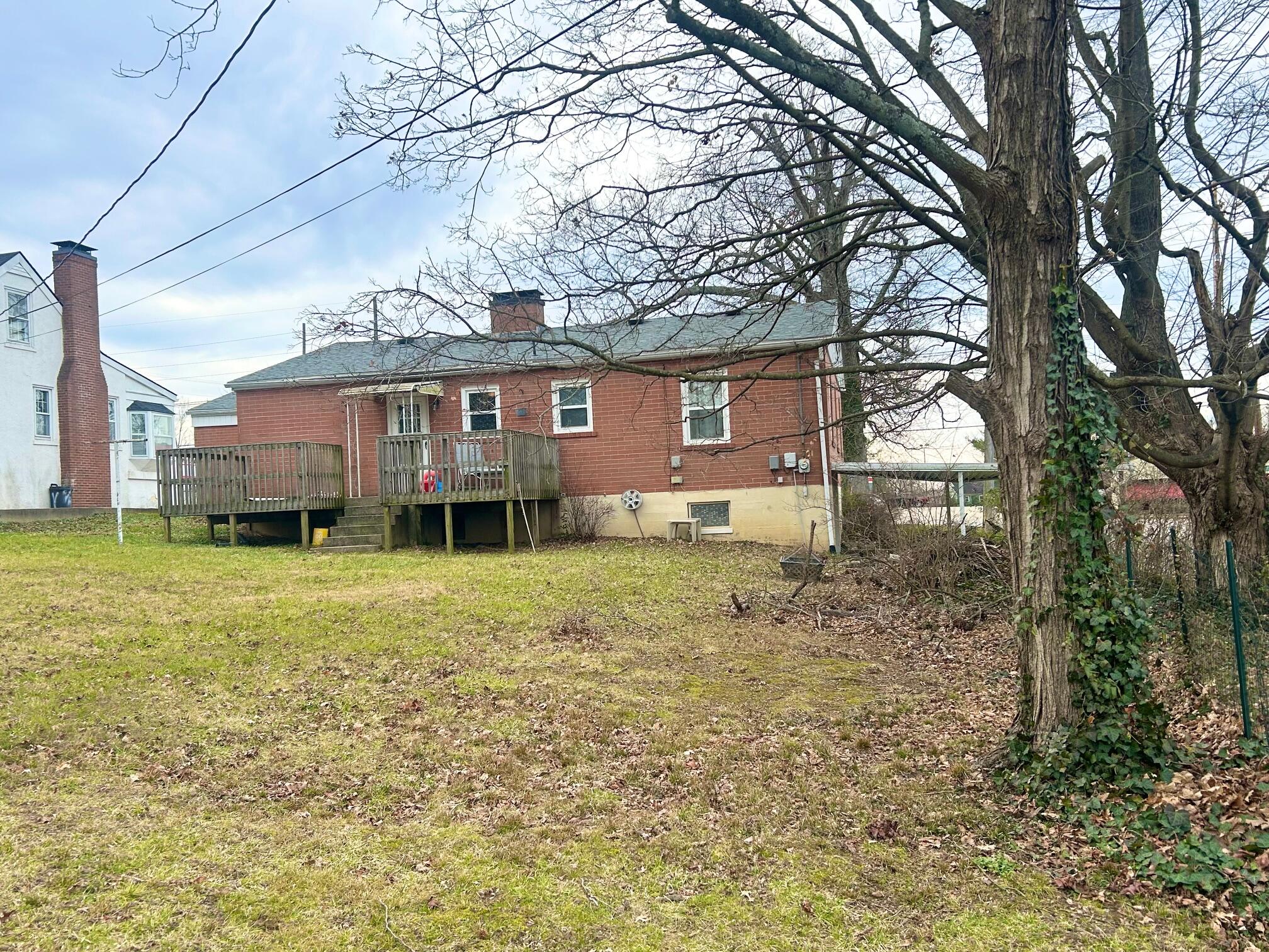 300 Versailles Road Property Photo 3