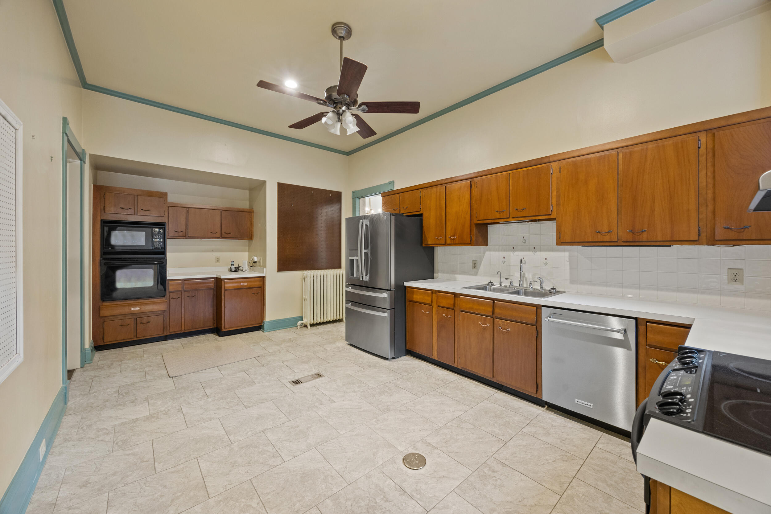 160 Elm Street Property Photo 25