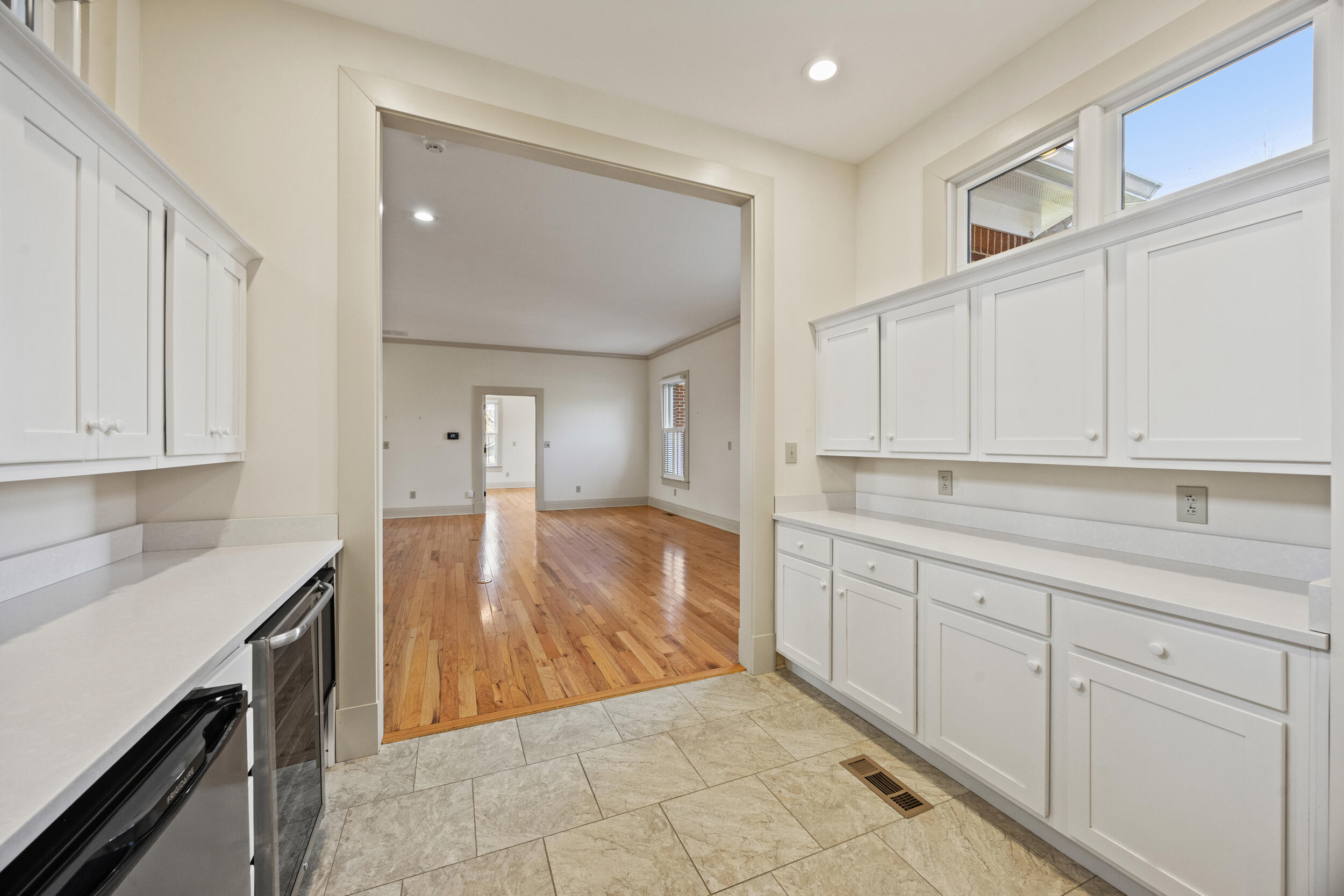 160 Elm Street Property Photo 27