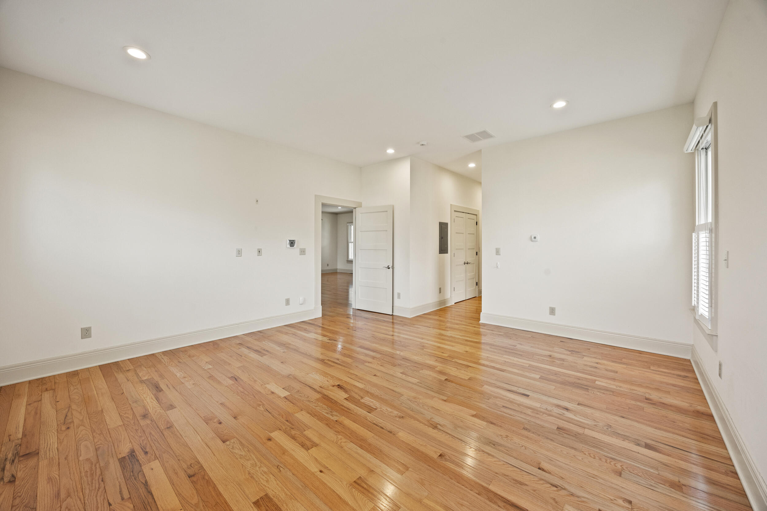 160 Elm Street Property Photo 31