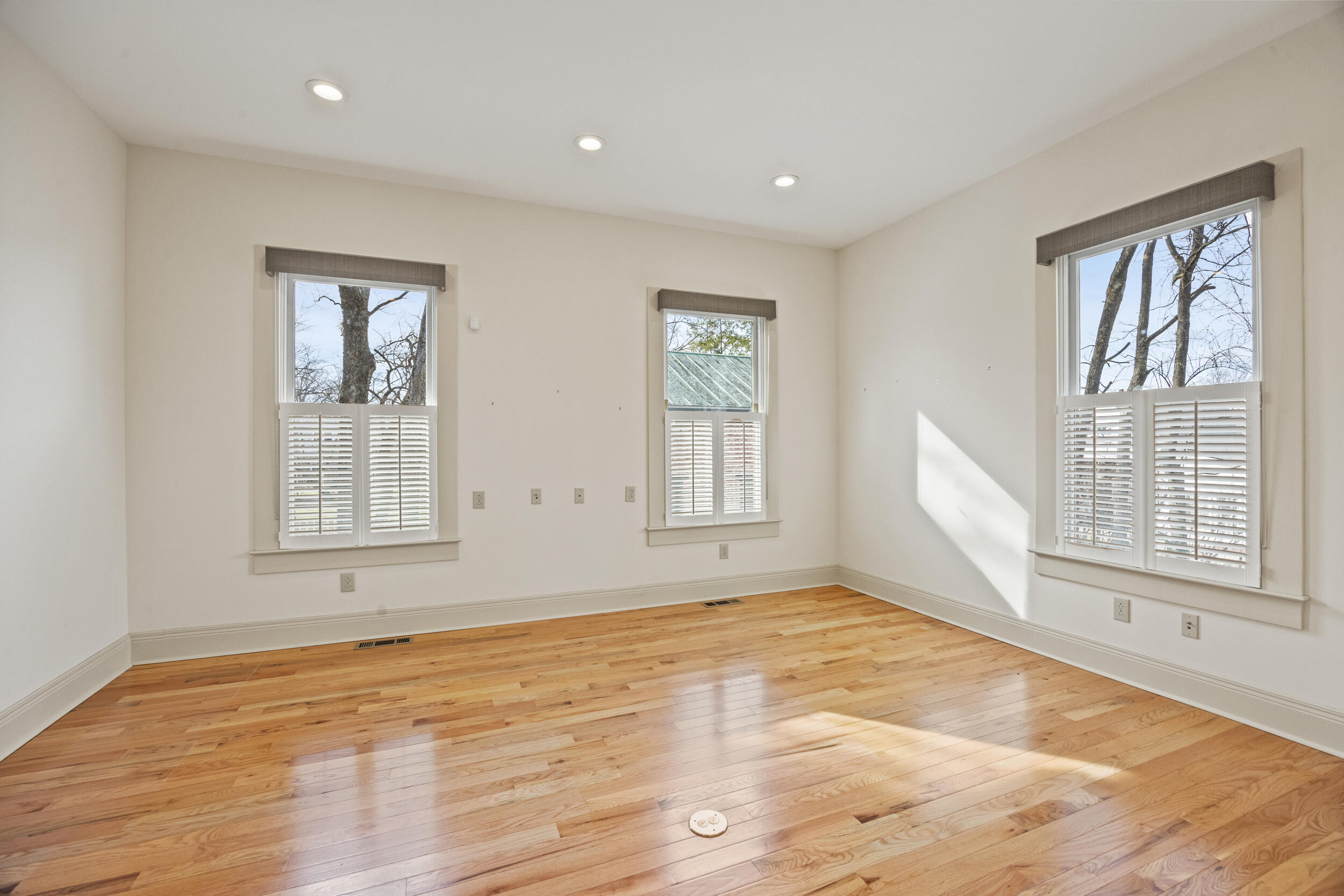160 Elm Street Property Photo 34