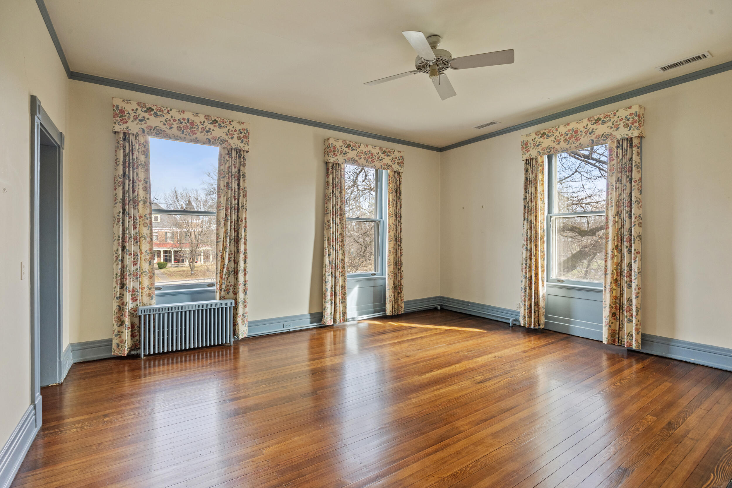 160 Elm Street Property Photo 37