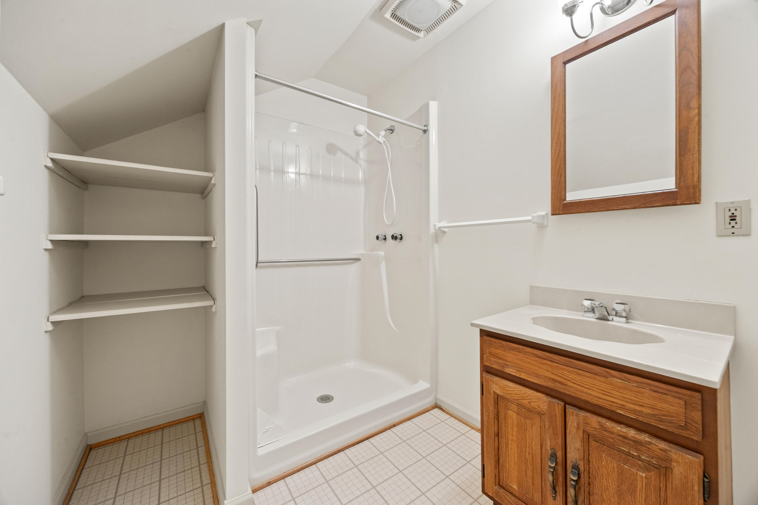 160 Elm Street Property Photo 56