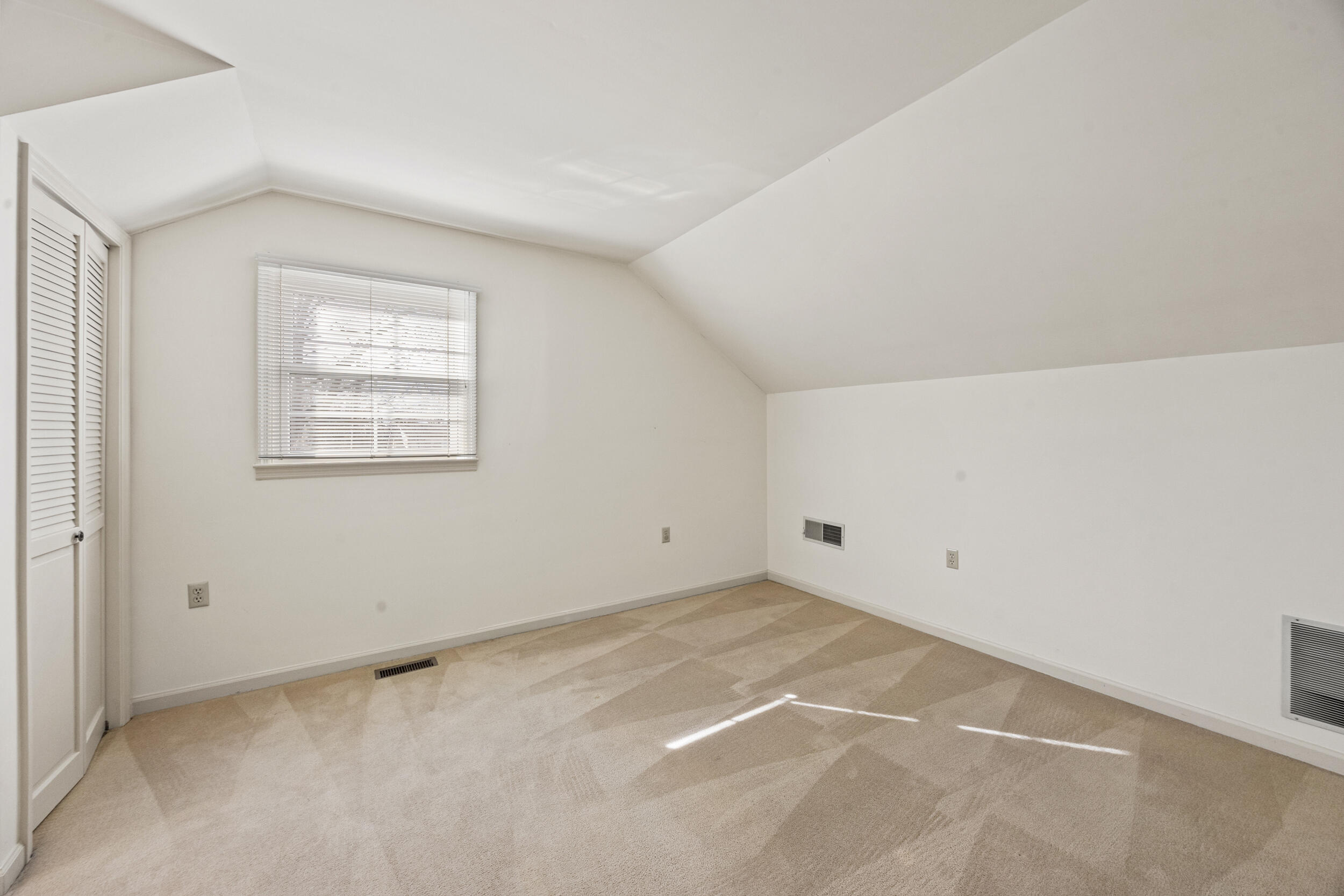 160 Elm Street Property Photo 58
