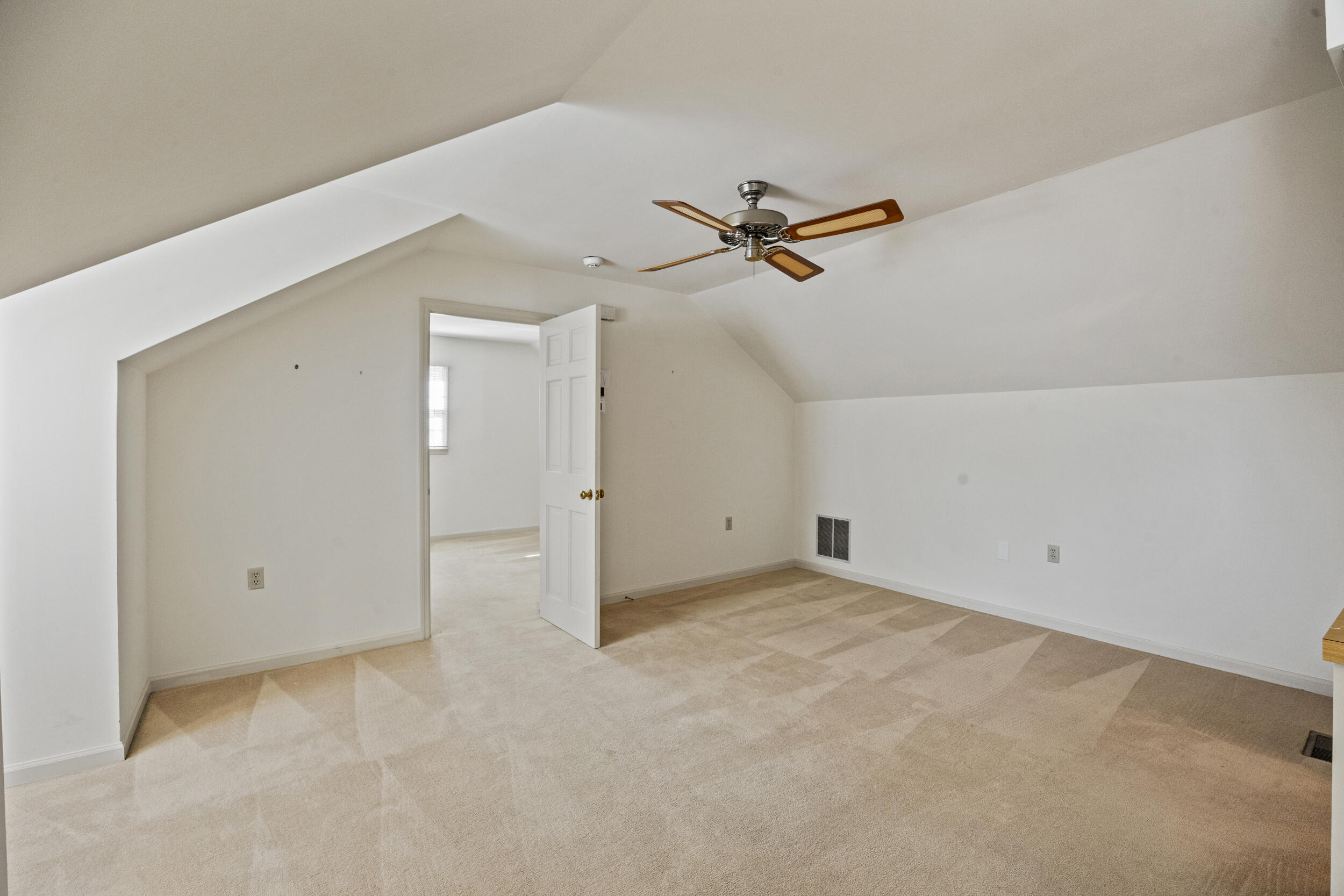 160 Elm Street Property Photo 60
